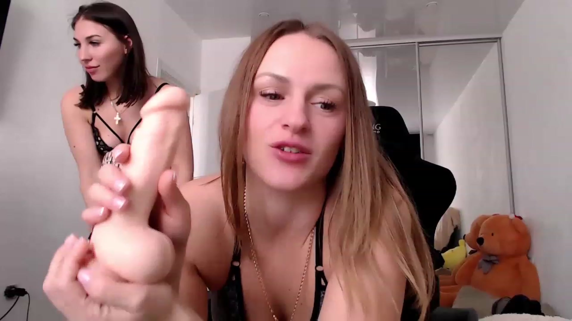 Gallery image thumbnail from CandyBunie's myfreecams stream on, 02/09/2023, 07:20 image 10 of 20