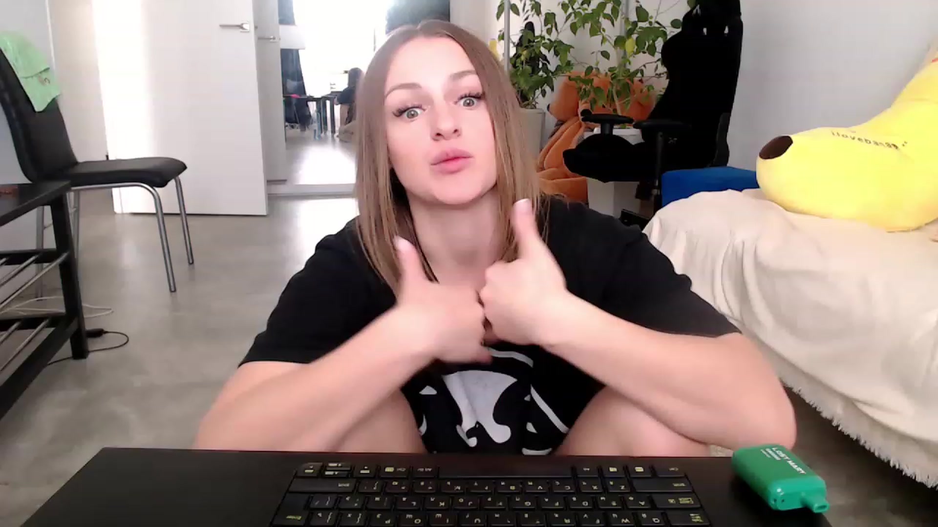 Gallery image thumbnail from CandyBunie's myfreecams stream on, 02/17/2023, 08:01 image 13 of 20