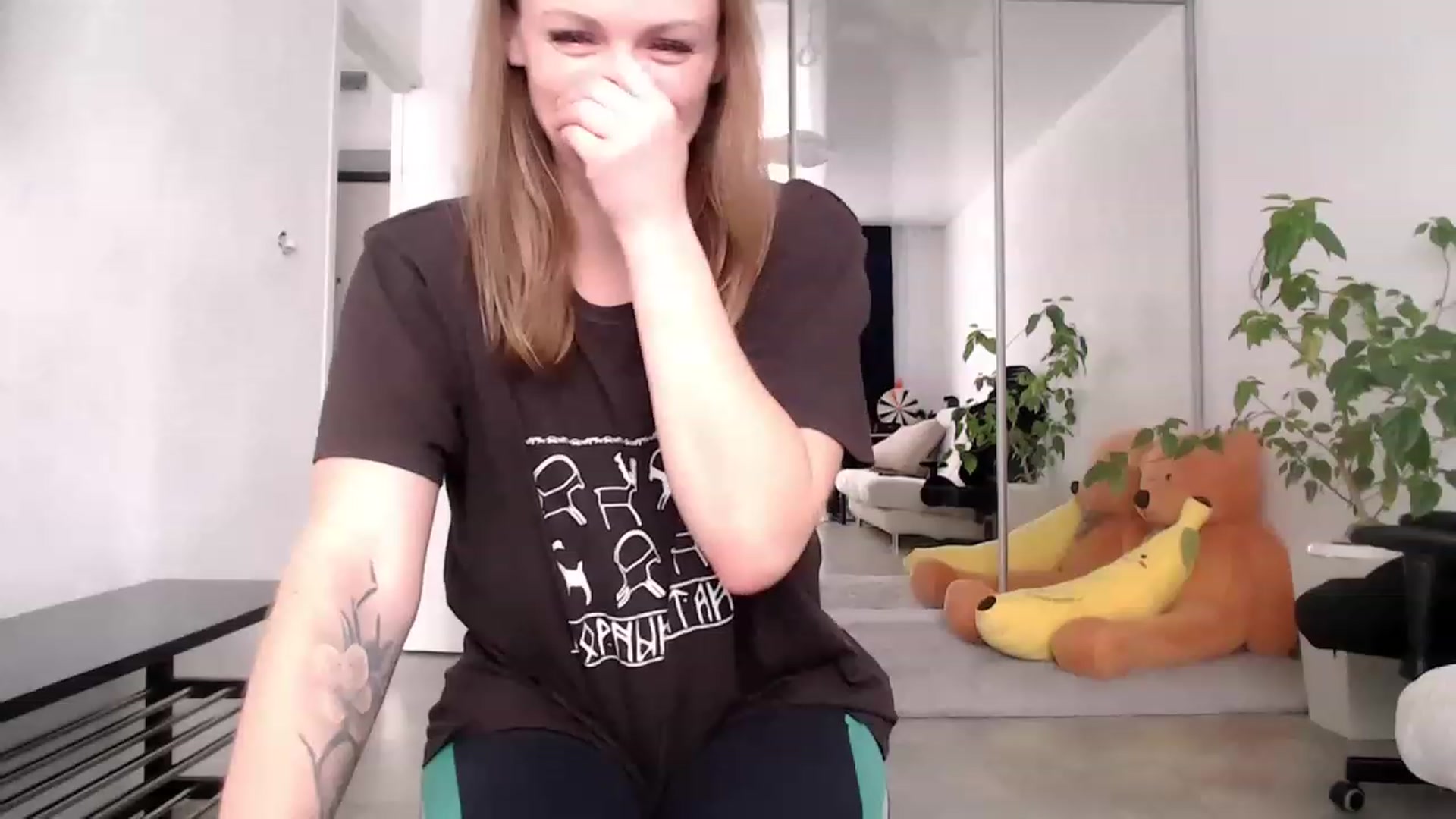 Gallery image thumbnail from CandyBunie's myfreecams stream on, 03/02/2023, 09:00 image 16 of 20