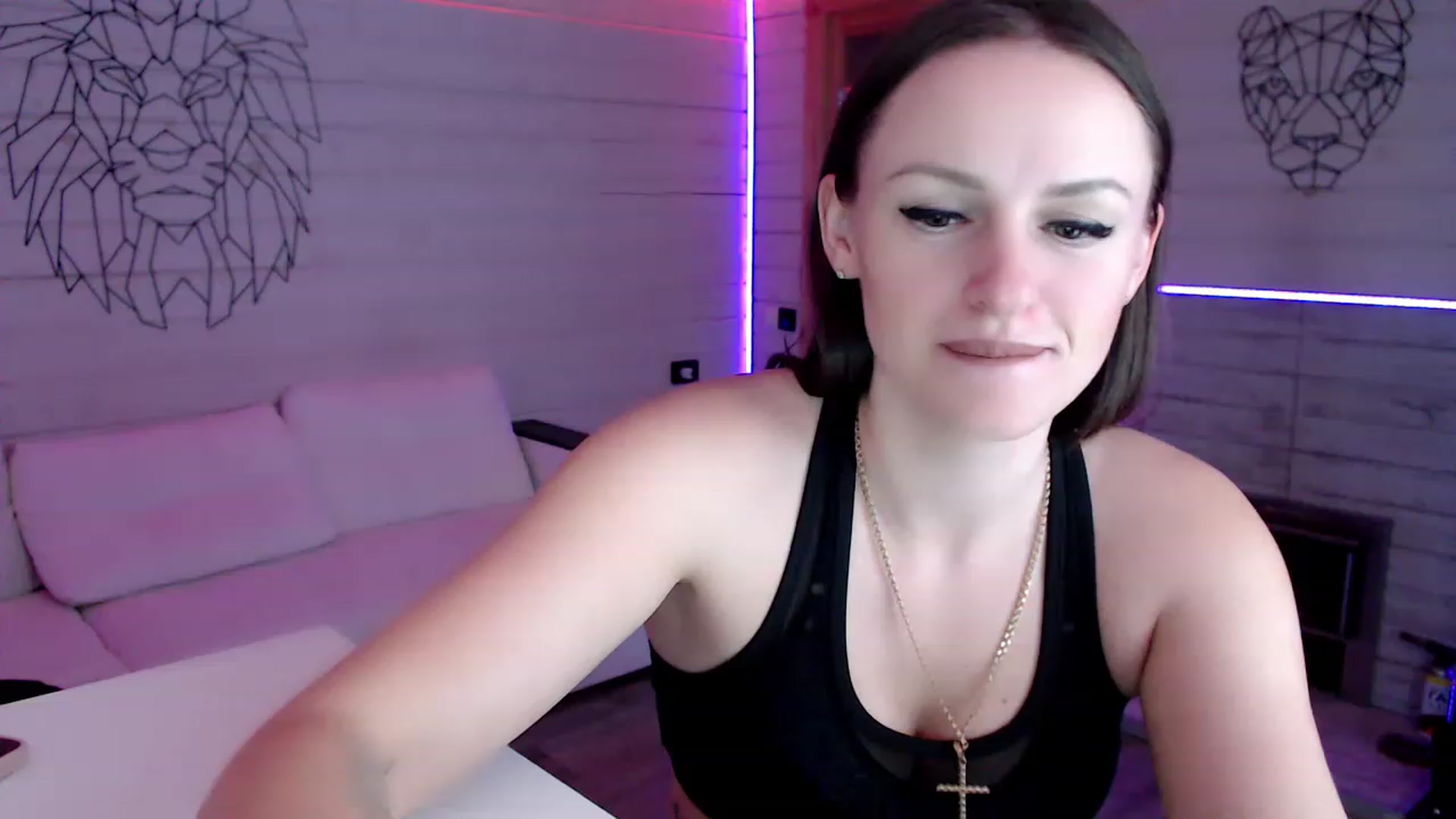 Gallery image thumbnail from CandyBunie's myfreecams stream on, 03/14/2023, 12:17 image 13 of 20