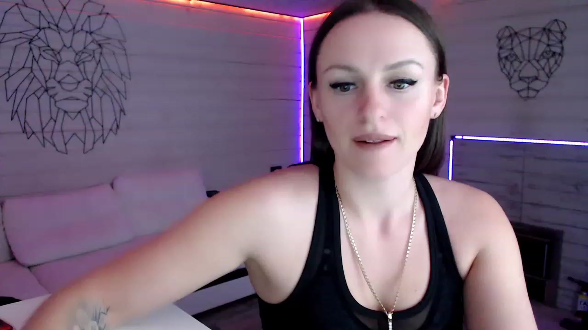 Gallery image thumbnail from CandyBunie's myfreecams stream on, 03/14/2023, 12:17 image 9 of 20