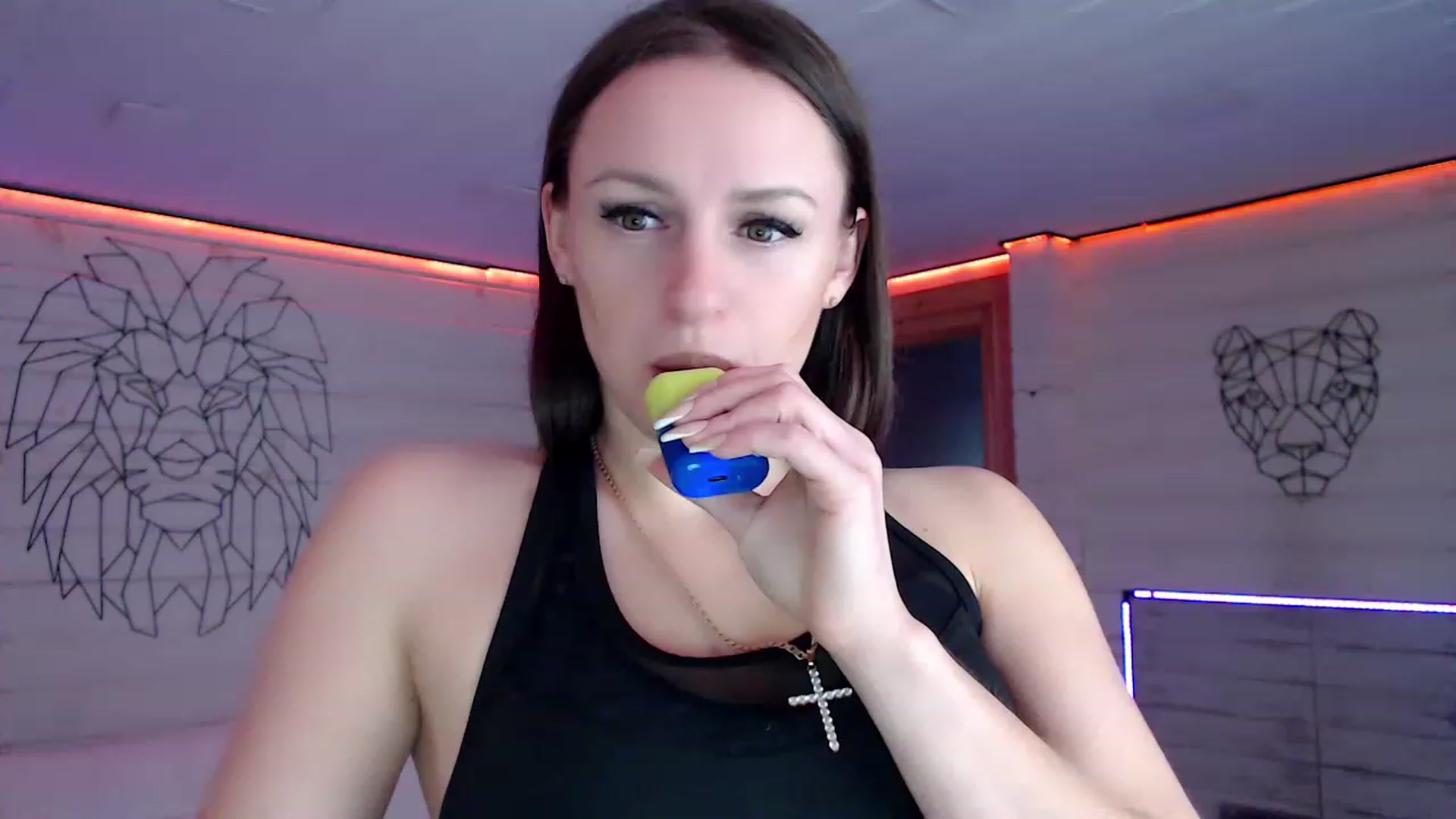 Gallery image thumbnail from CandyBunie's myfreecams stream on, 03/14/2023, 12:17 image 8 of 20