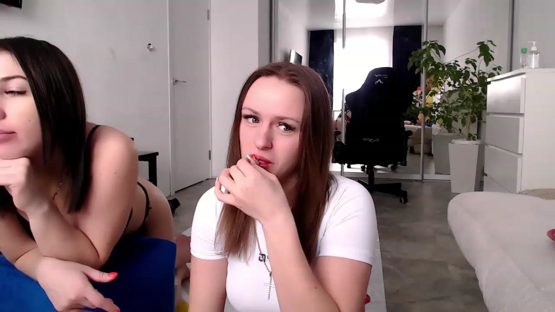Gallery image thumbnail from CandyBunie's myfreecams stream on, 03/27/2023, 06:36 image 19 of 20