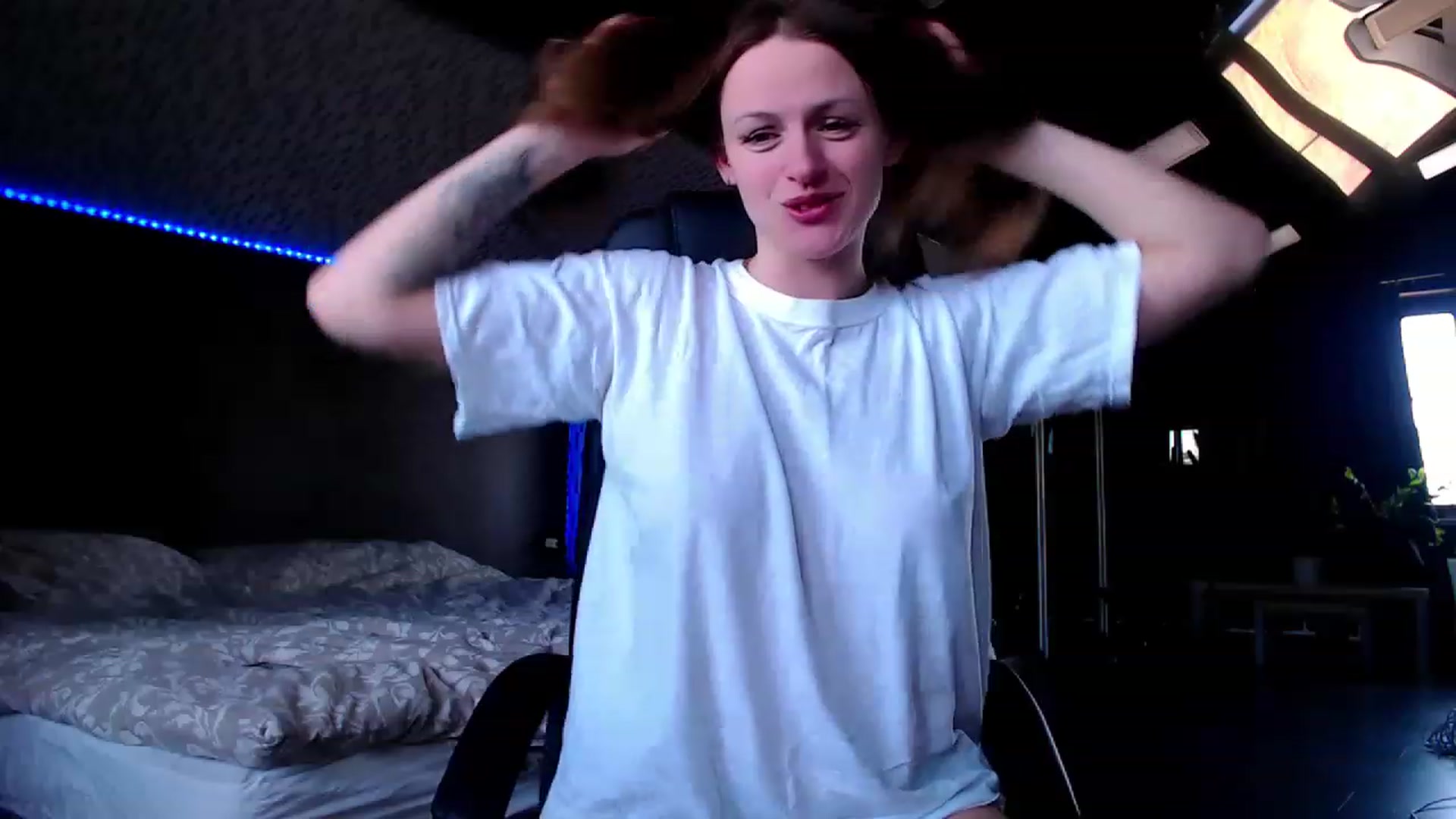 Gallery image thumbnail from CandyBunie's myfreecams stream on, 04/09/2023, 07:30 image 18 of 20