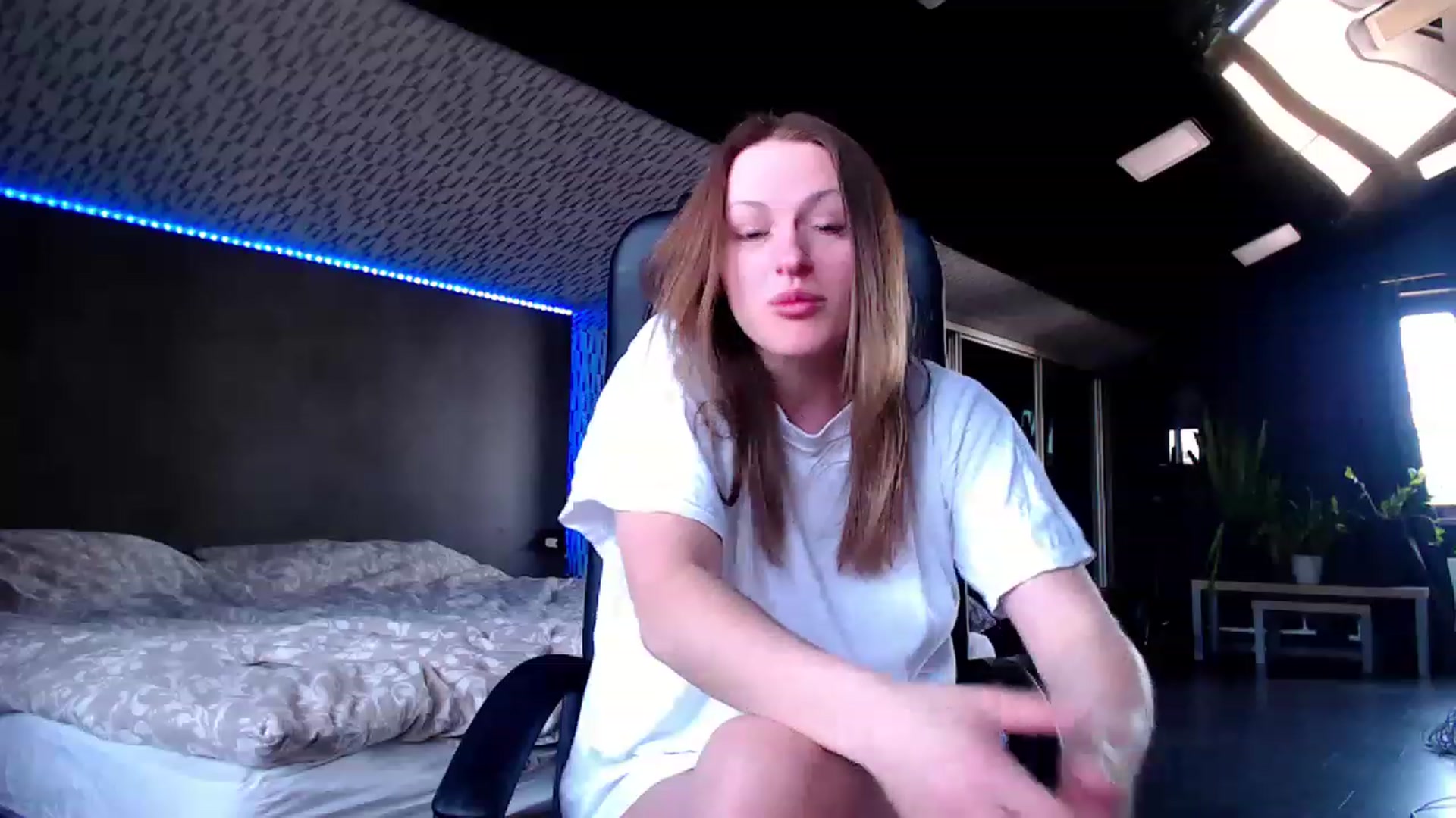 Gallery image thumbnail from CandyBunie's myfreecams stream on, 04/09/2023, 07:30 image 16 of 20