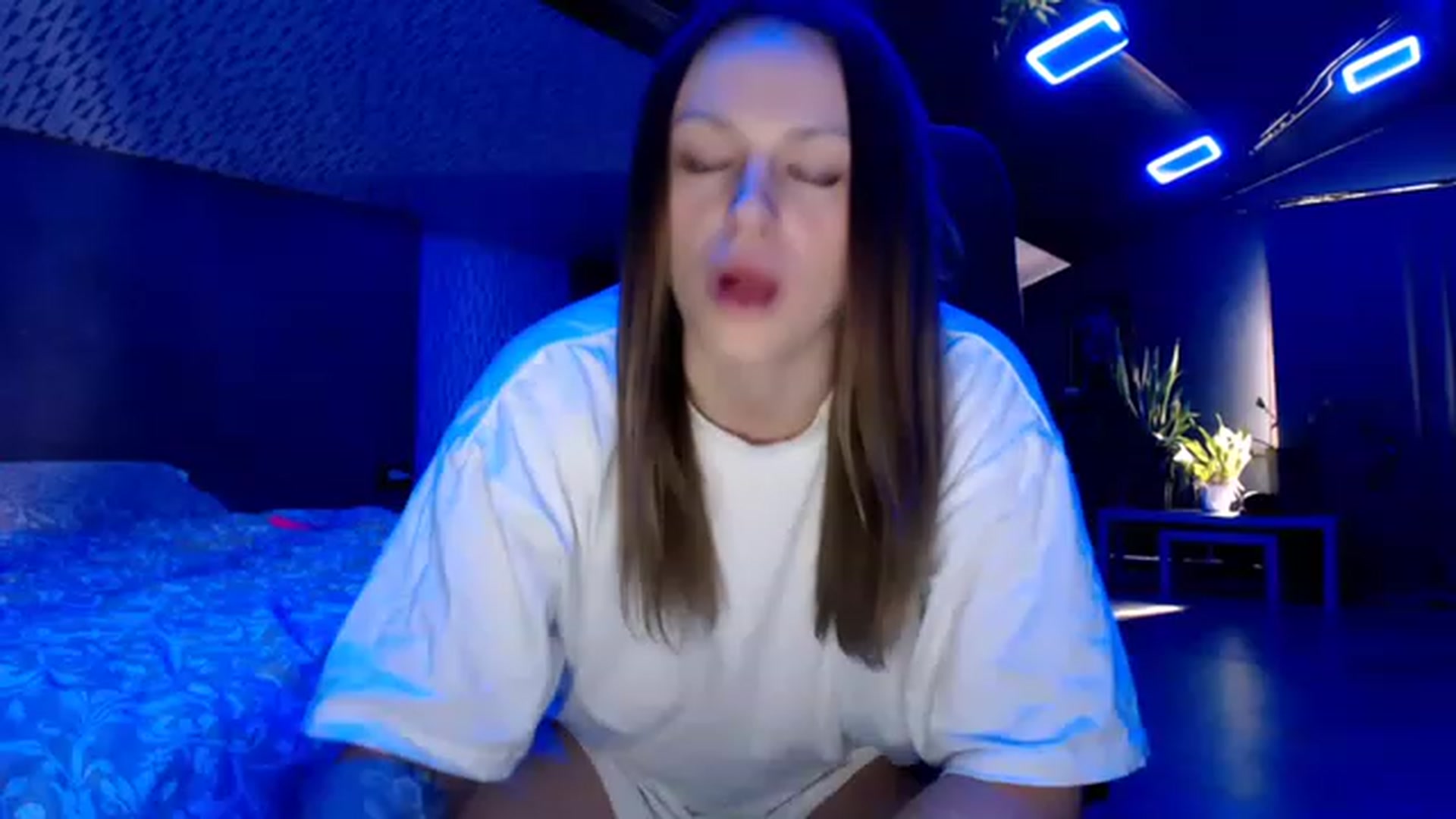 Gallery image thumbnail from CandyBunie's myfreecams stream on, 04/17/2023, 05:32 image 2 of 20
