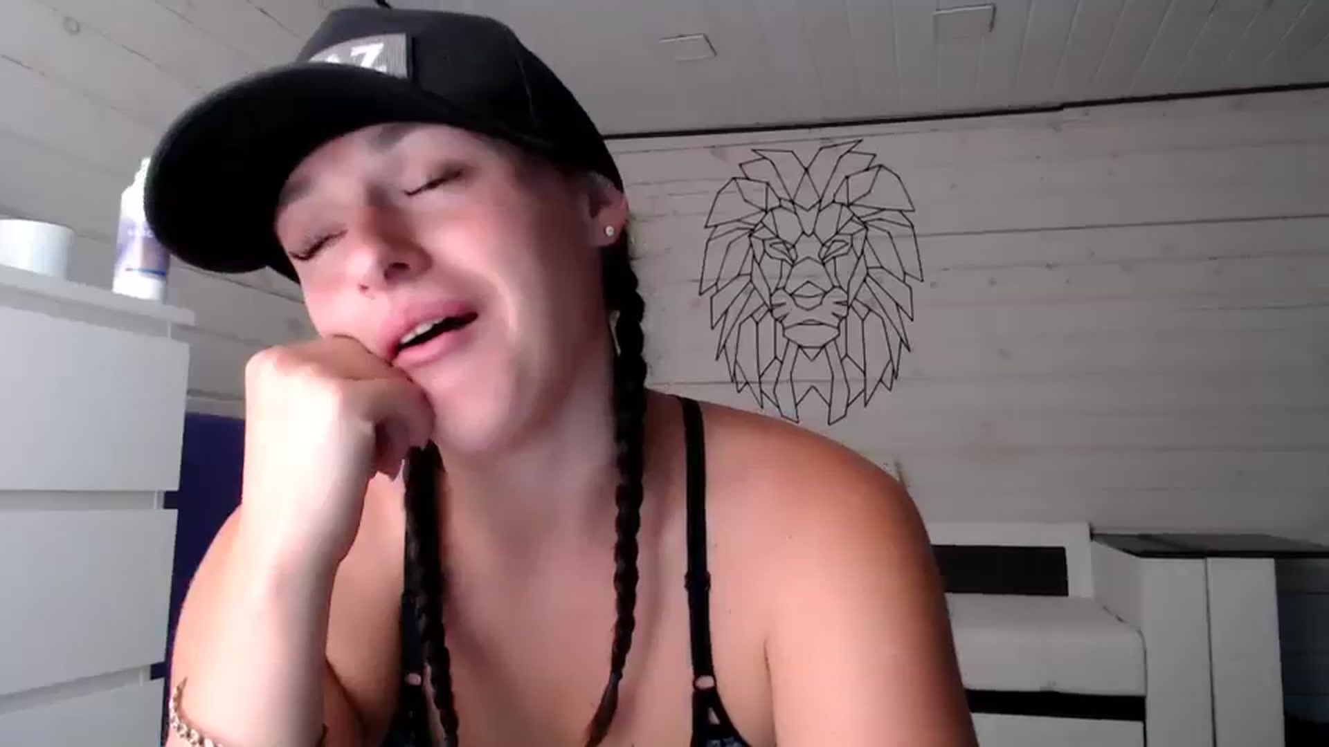 Gallery image thumbnail from CandyBunie's myfreecams stream on, 08/05/2023, 05:47 image 18 of 20