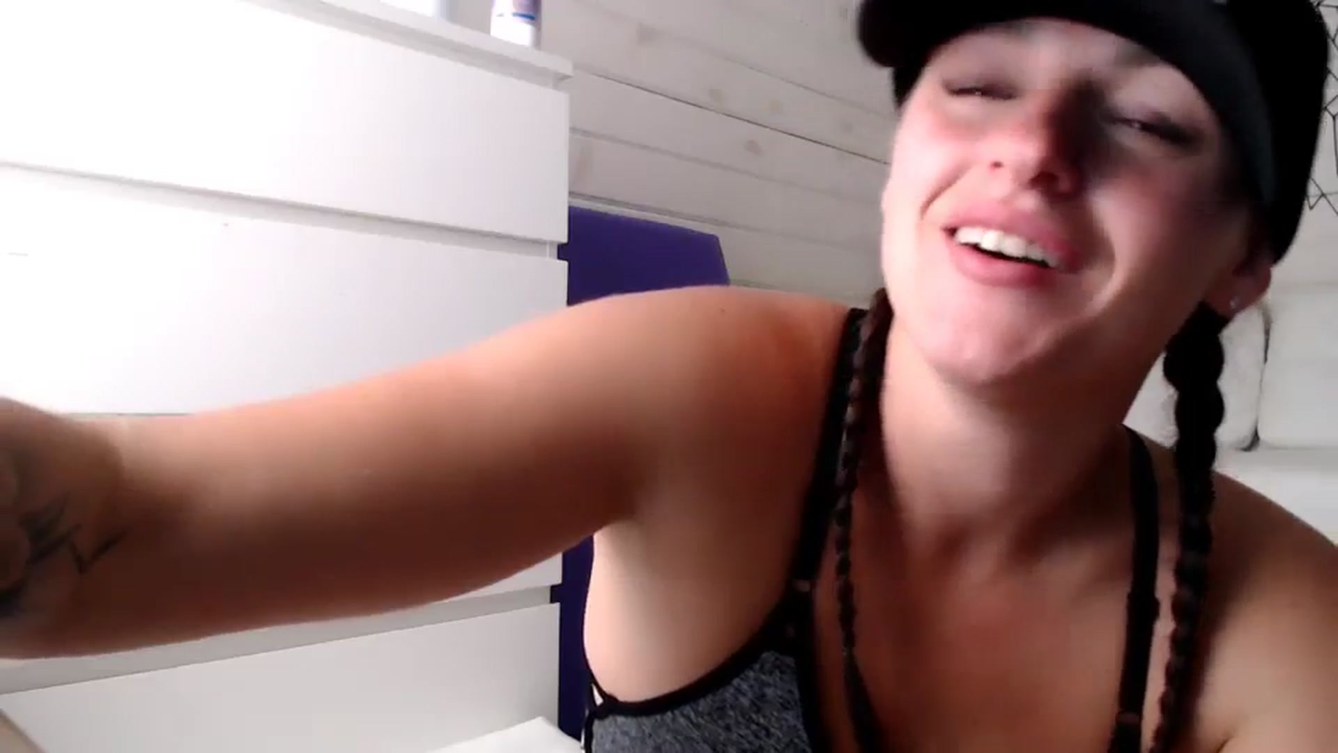 Gallery image thumbnail from CandyBunie's myfreecams stream on, 08/05/2023, 05:47 image 15 of 20