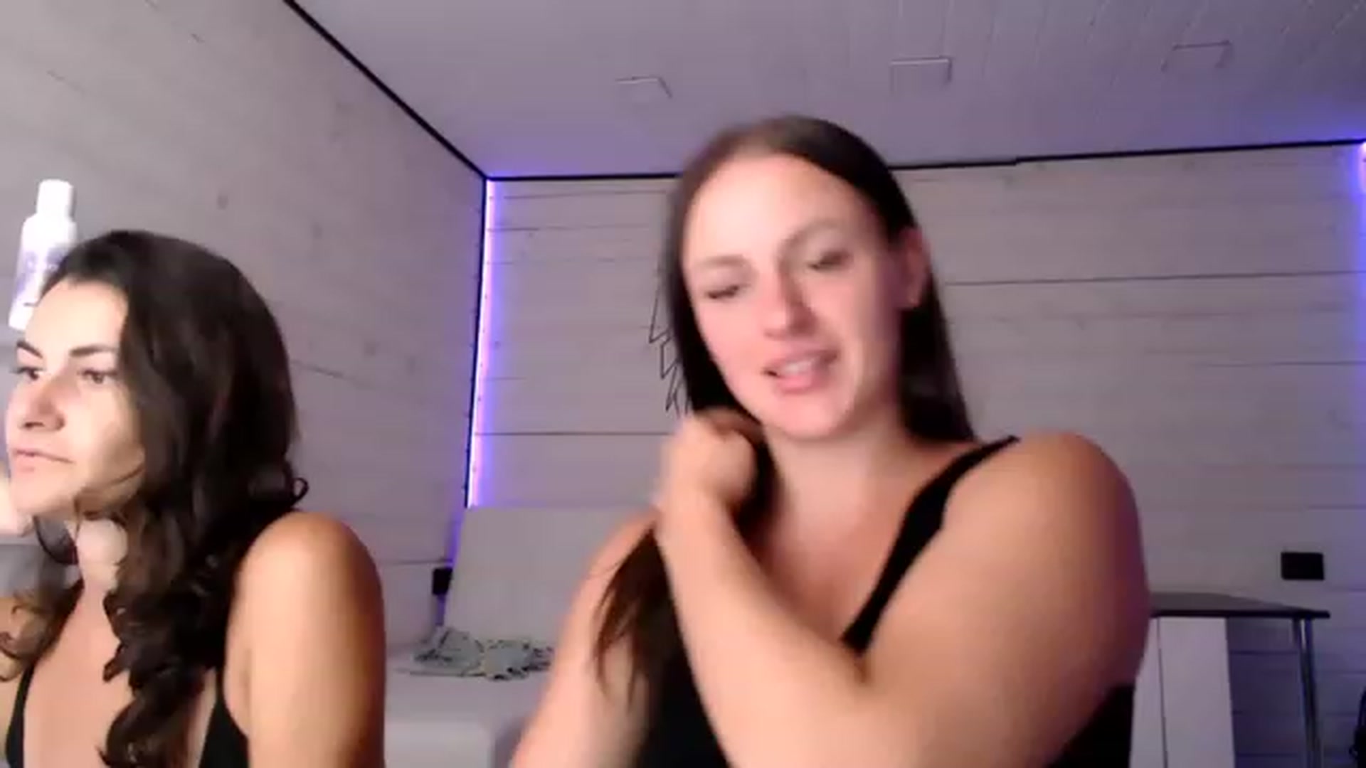 Gallery image thumbnail from CandyBunie's myfreecams stream on, 08/06/2023, 04:24 image 14 of 20