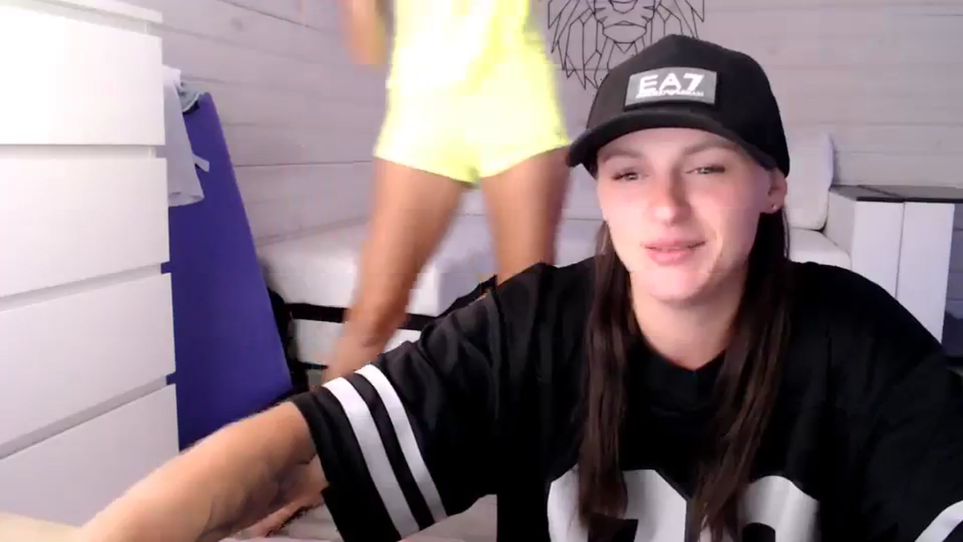 Gallery image thumbnail from CandyBunie's myfreecams stream on, 08/08/2023, 05:40 image 12 of 20