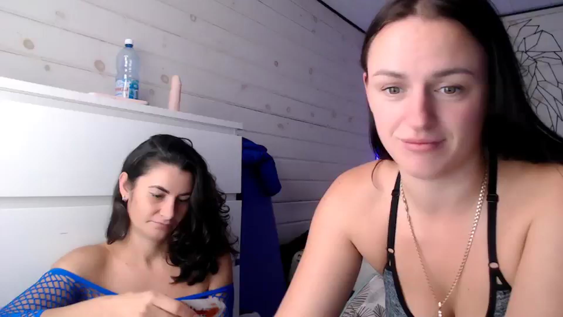 Gallery image thumbnail from CandyBunie's myfreecams stream on, 09/18/2023, 05:17 image 13 of 20