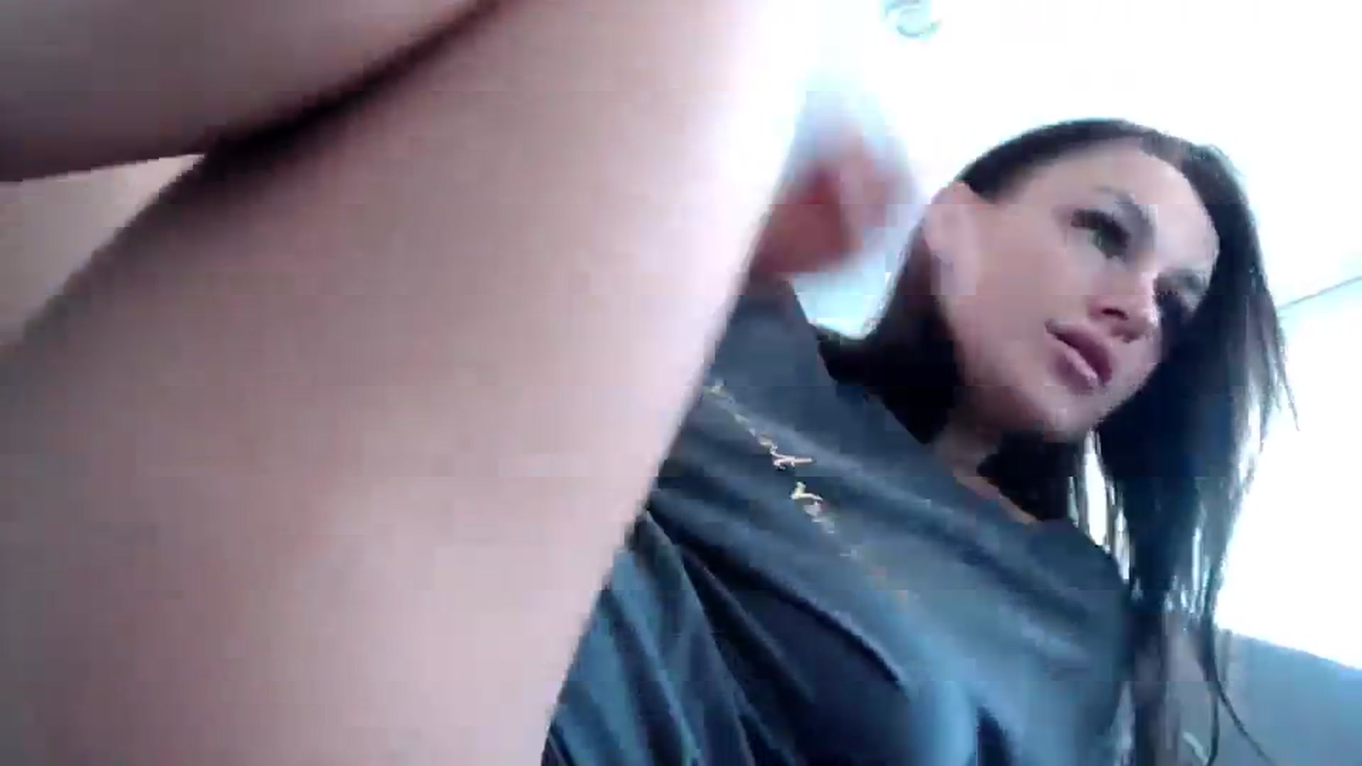 Gallery image thumbnail from CandyBunie's myfreecams stream on, 10/03/2023, 05:43 image 8 of 20