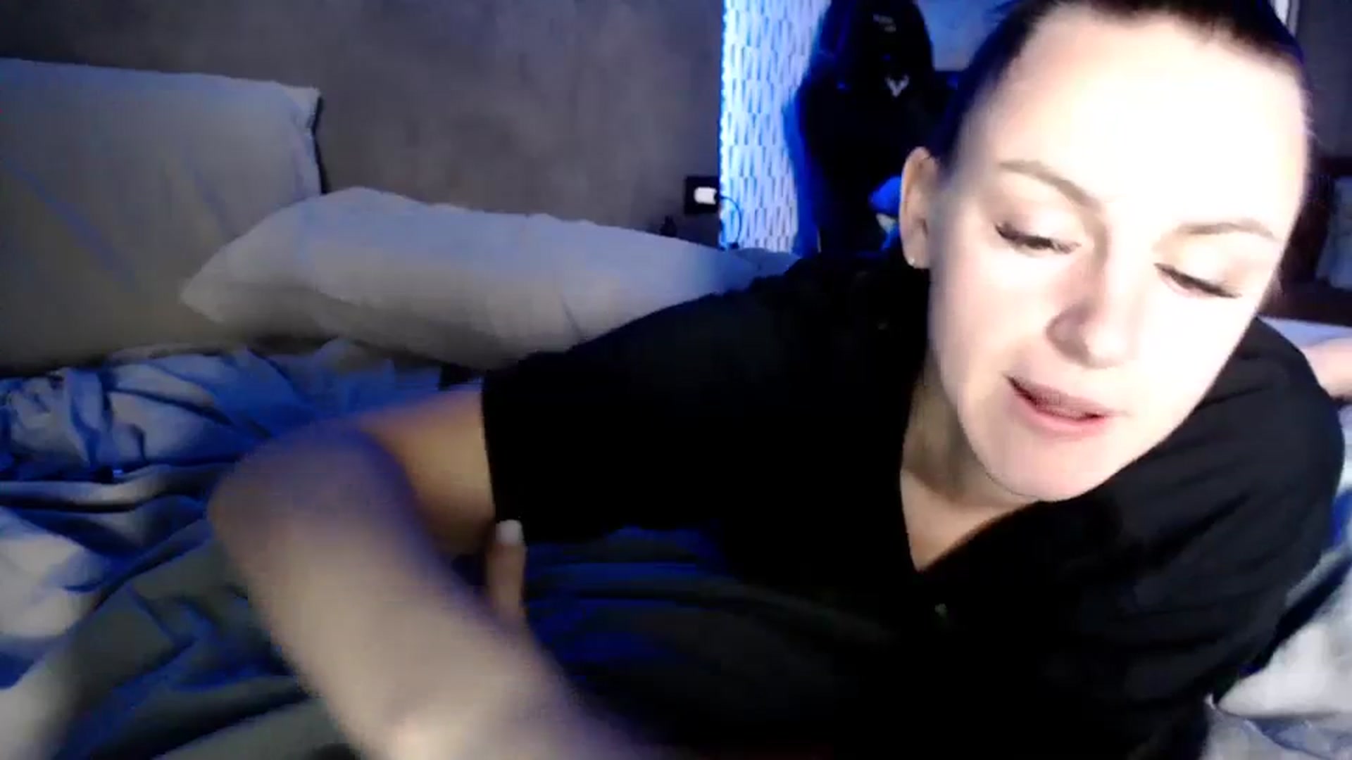 Gallery image thumbnail from CandyBunie's myfreecams stream on, 10/16/2023, 04:58 image 16 of 20