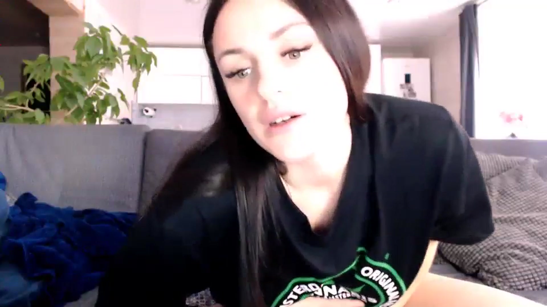 Gallery image thumbnail from CandyBunie's myfreecams stream on, 11/16/2023, 05:25 image 18 of 20