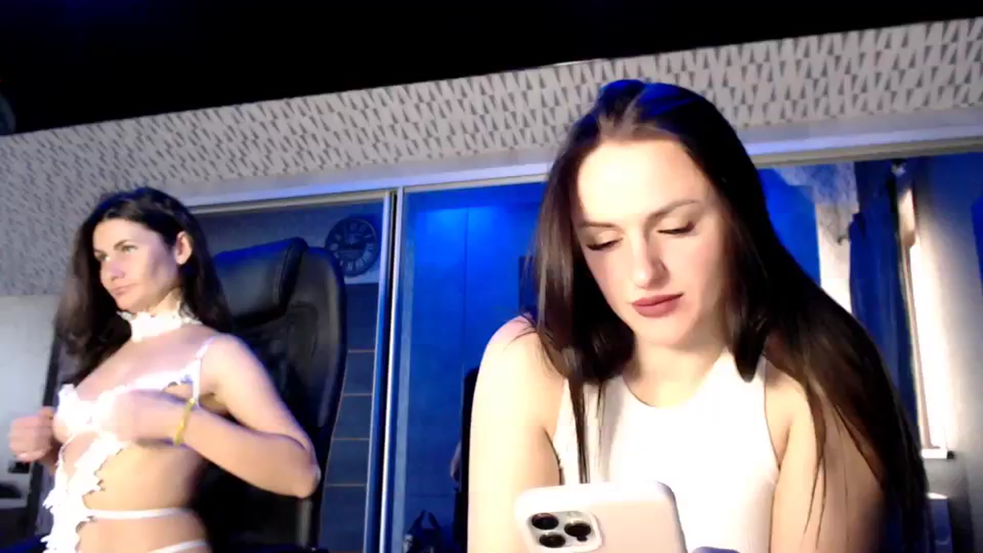 Gallery image thumbnail from CandyBunie's myfreecams stream on, 11/22/2023, 05:09 image 7 of 20