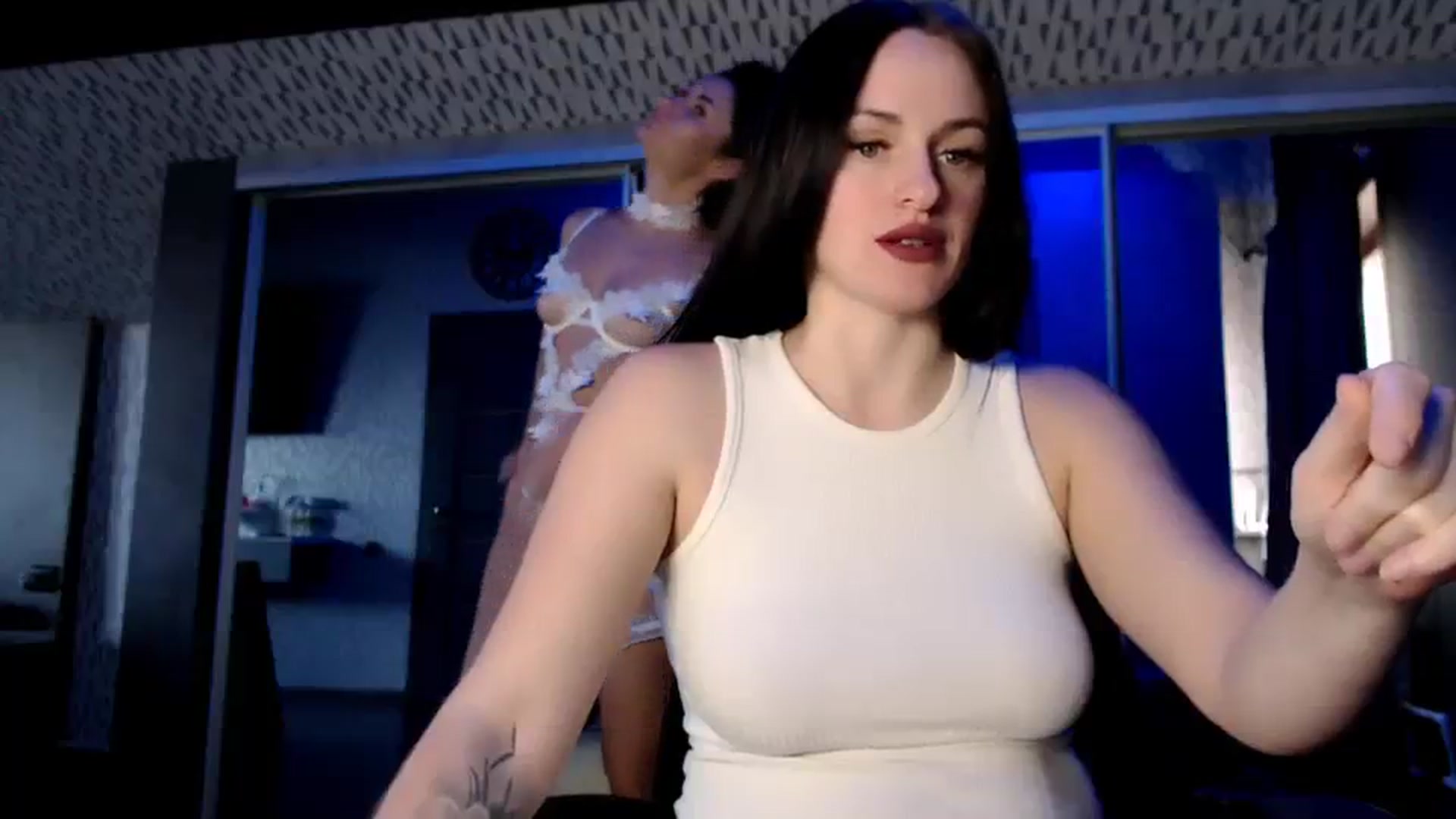 Gallery image thumbnail from CandyBunie's myfreecams stream on, 11/22/2023, 05:09 image 10 of 20