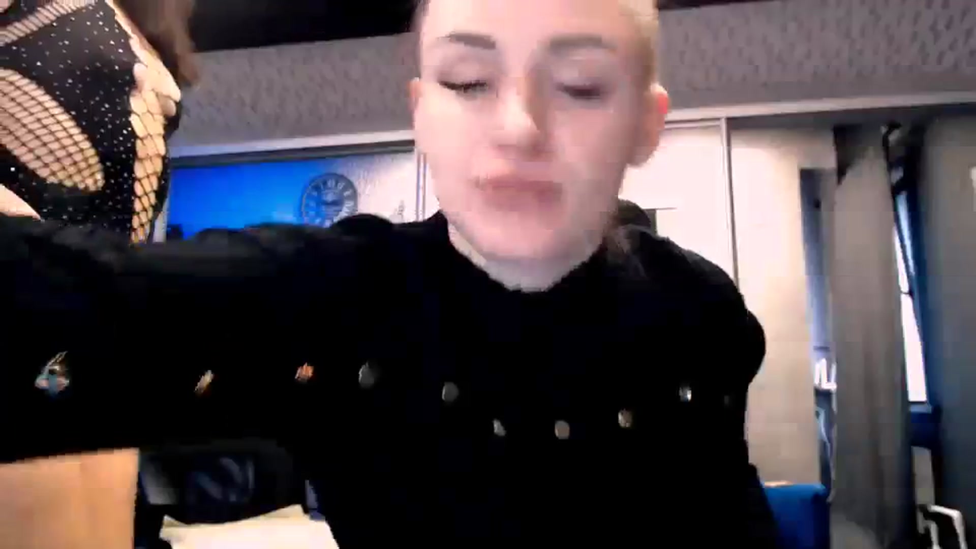 Gallery image thumbnail from CandyBunie's myfreecams stream on, 11/24/2023, 05:24 image 19 of 20