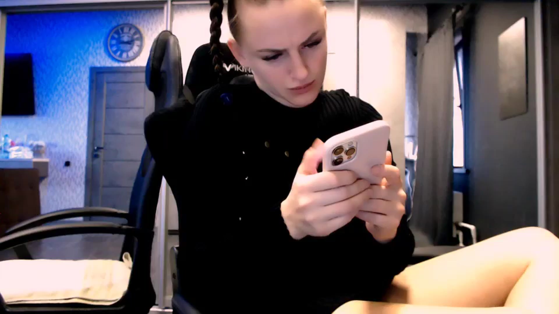 Gallery image thumbnail from CandyBunie's myfreecams stream on, 11/24/2023, 05:59 image 1 of 20