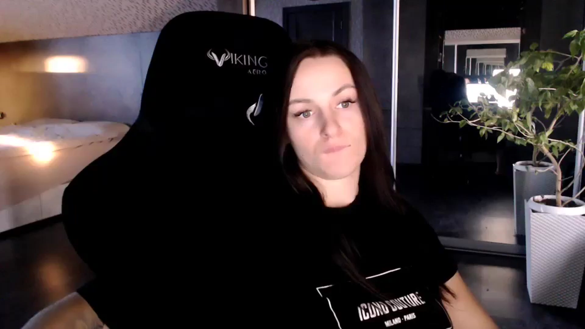 Gallery image thumbnail from CandyBunie's myfreecams stream on, 12/15/2023, 03:43 image 13 of 20