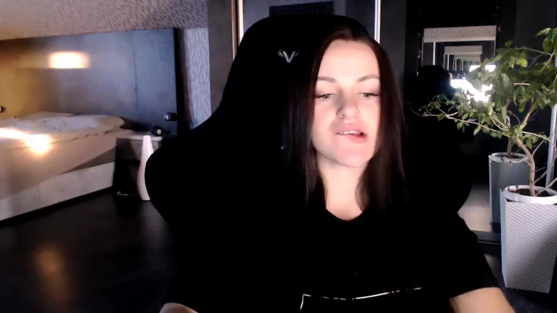 Gallery image thumbnail from CandyBunie's myfreecams stream on, 12/15/2023, 03:43 image 12 of 20