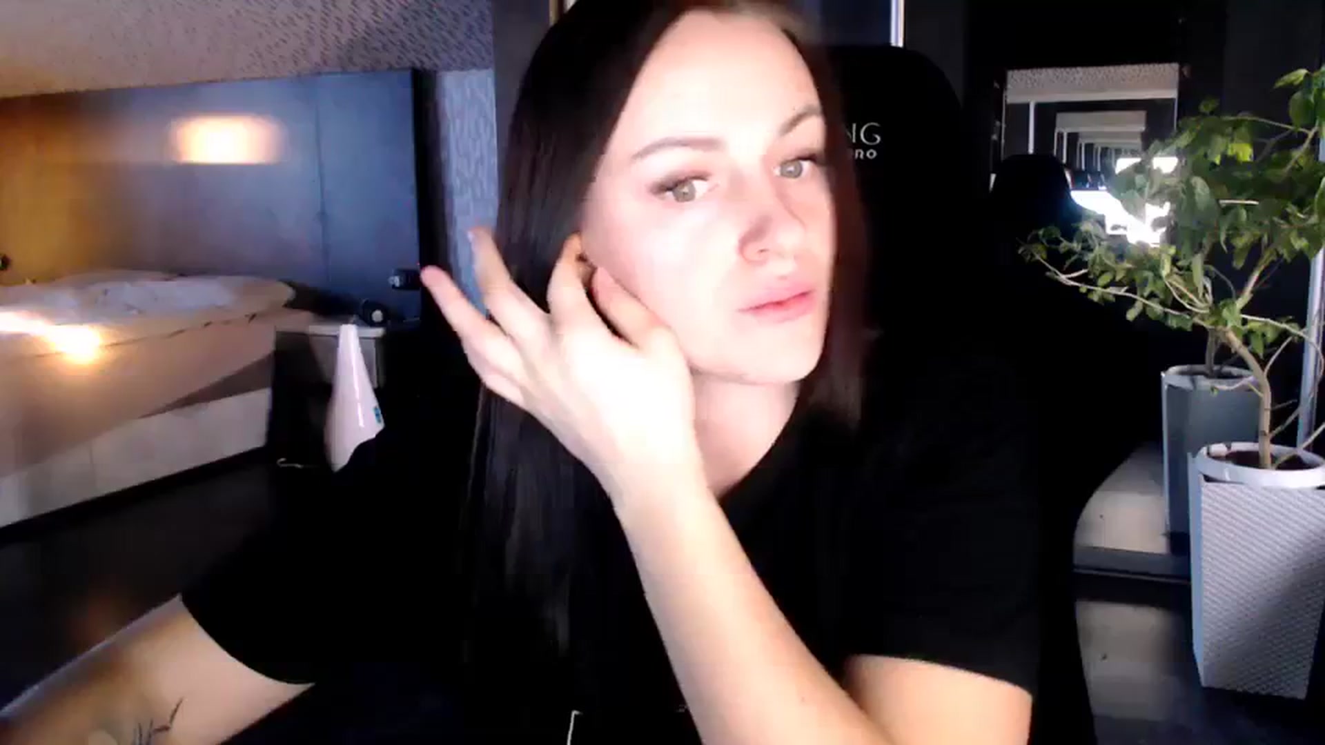 Gallery image thumbnail from CandyBunie's myfreecams stream on, 12/15/2023, 03:43 image 8 of 20