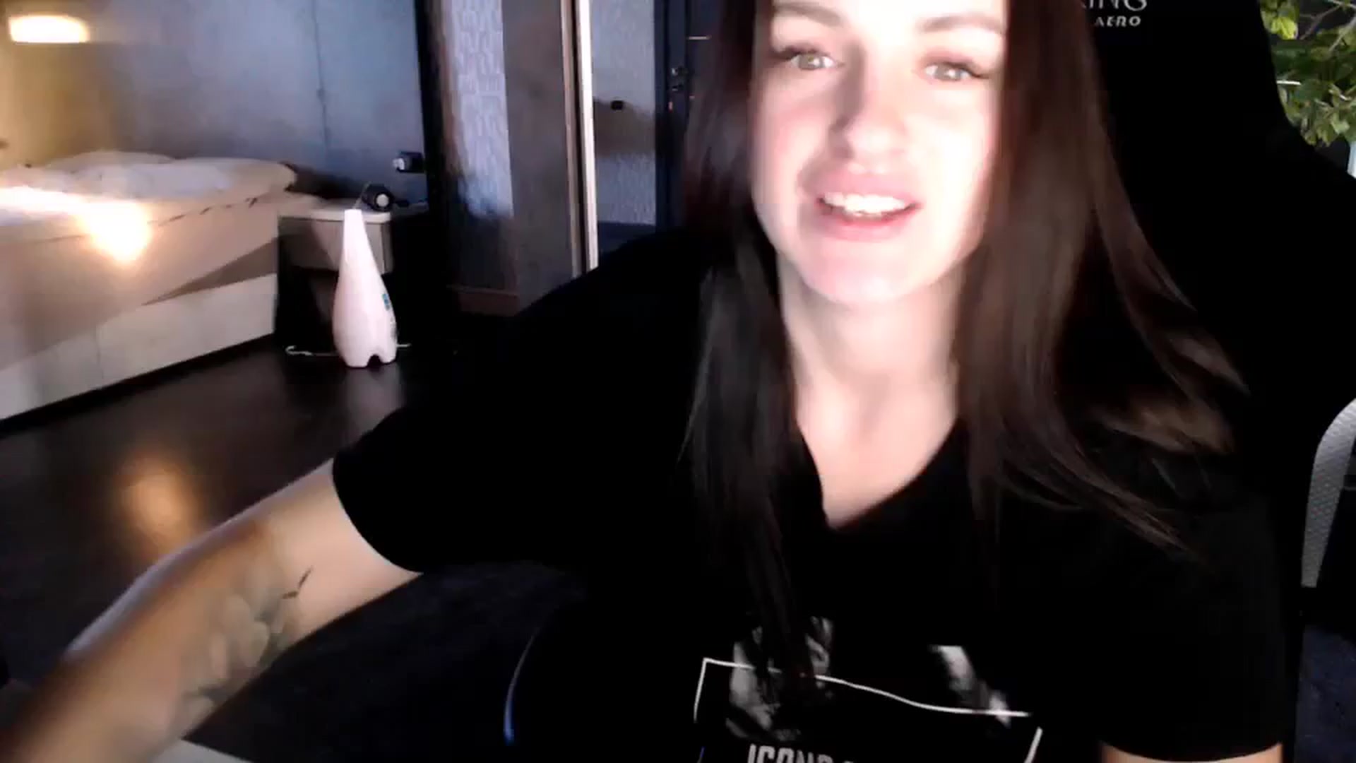 Gallery image thumbnail from CandyBunie's myfreecams stream on, 12/15/2023, 03:43 image 20 of 20