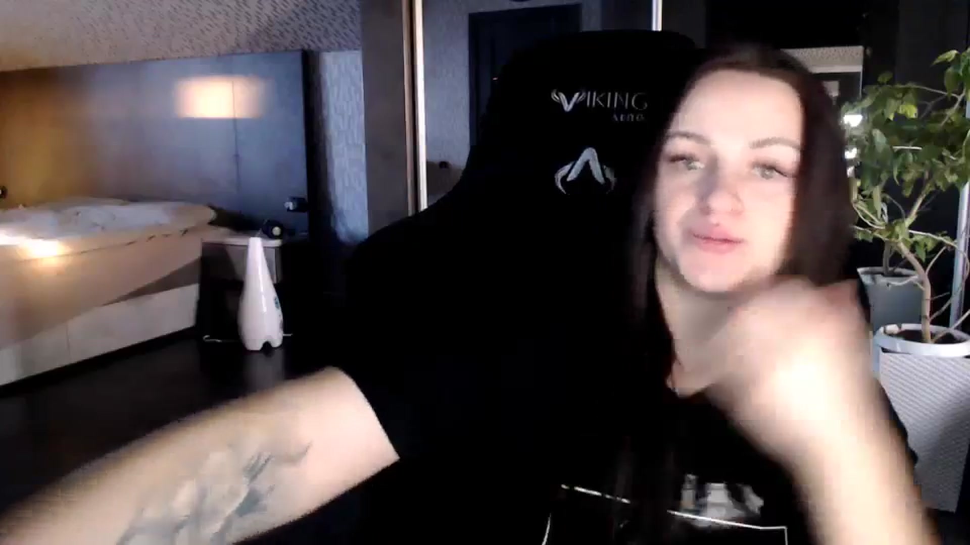 Gallery image thumbnail from CandyBunie's myfreecams stream on, 12/15/2023, 03:43 image 4 of 20