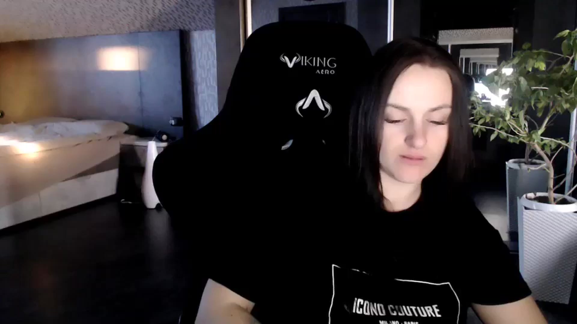 Gallery image thumbnail from CandyBunie's myfreecams stream on, 12/15/2023, 03:43 image 5 of 20