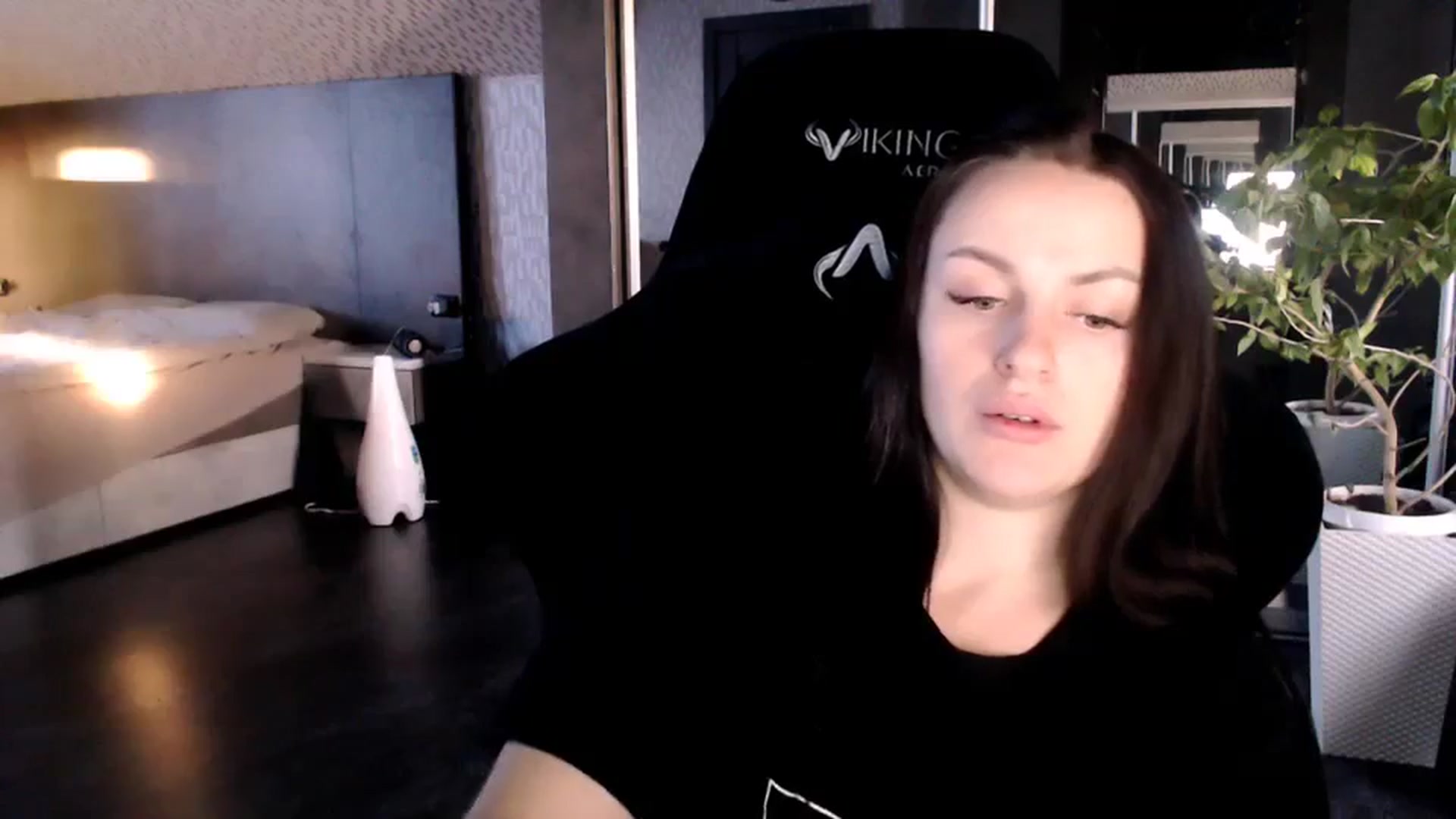 Gallery image thumbnail from CandyBunie's myfreecams stream on, 12/15/2023, 03:43 image 17 of 20