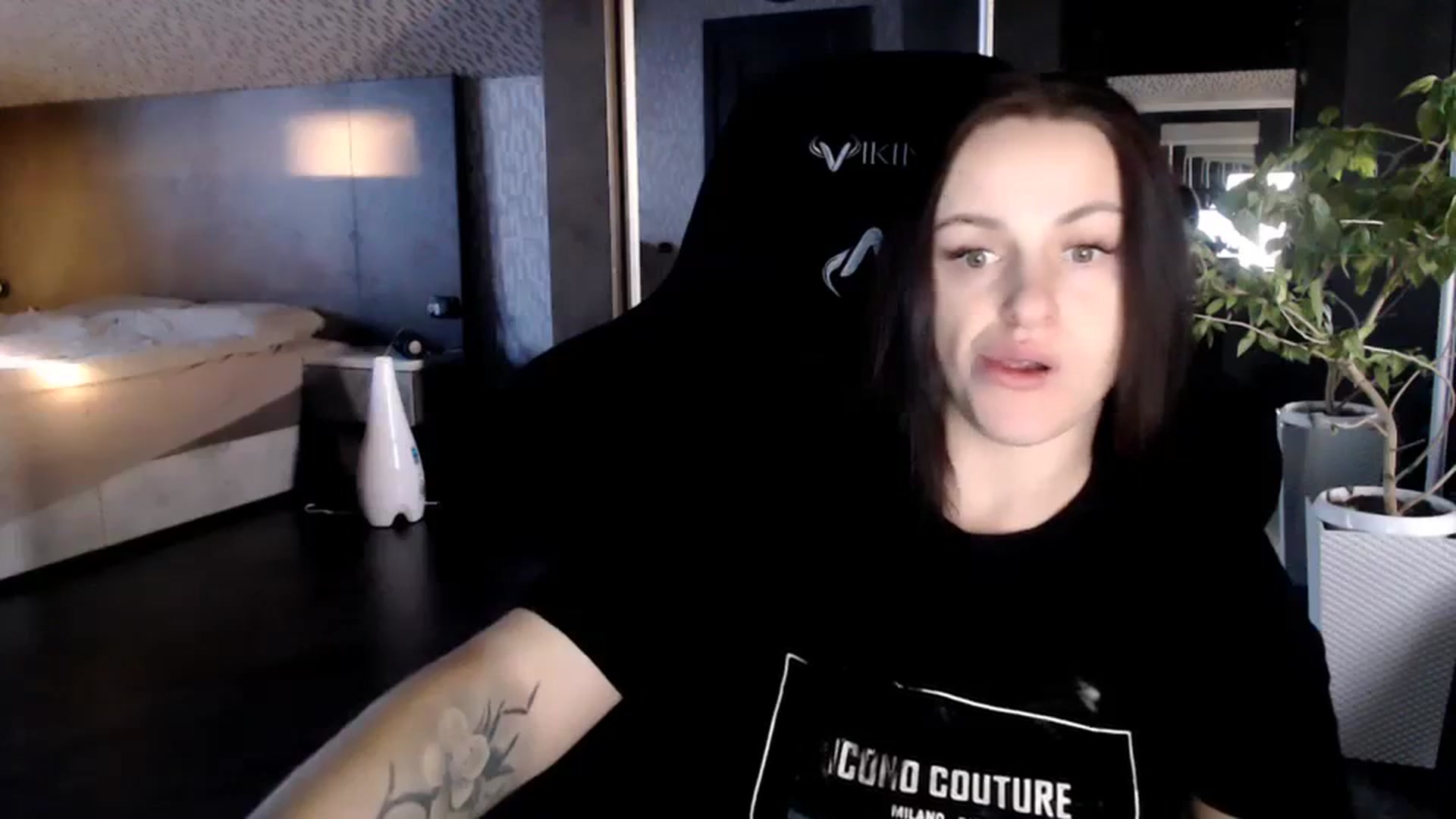 Gallery image thumbnail from CandyBunie's myfreecams stream on, 12/15/2023, 03:43 image 3 of 20
