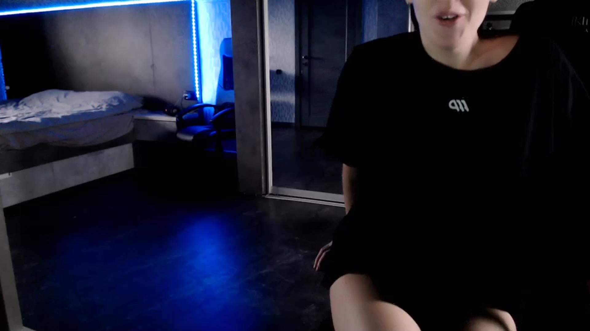 Gallery image thumbnail from CandyBunie's myfreecams stream on, 12/23/2023, 05:06 image 17 of 20