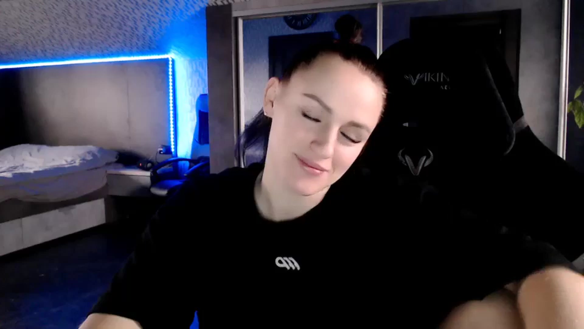 Gallery image thumbnail from CandyBunie's myfreecams stream on, 12/23/2023, 05:06 image 3 of 20