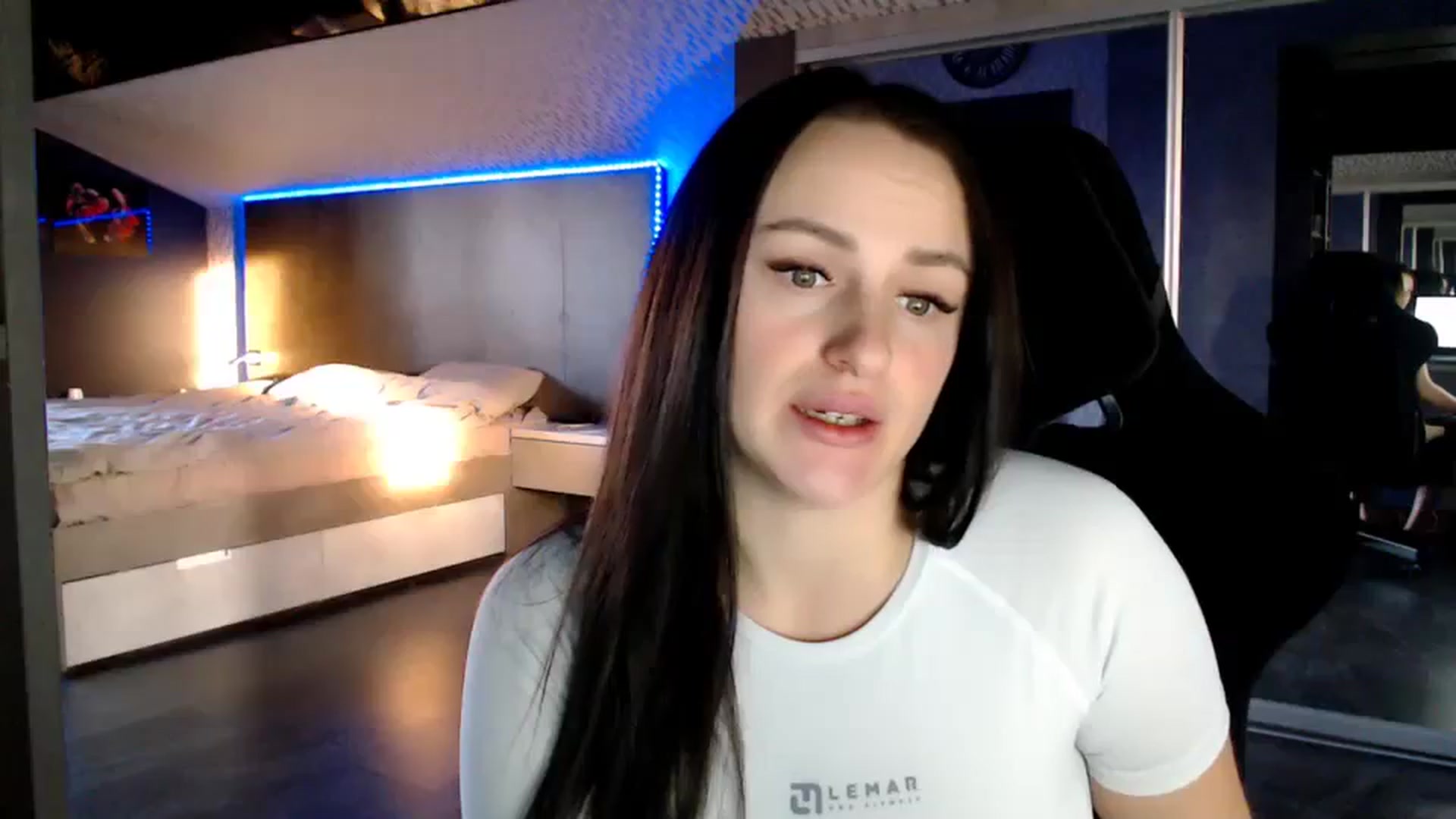 Gallery image thumbnail from CandyBunie's myfreecams stream on, 12/27/2023, 04:36 image 6 of 20
