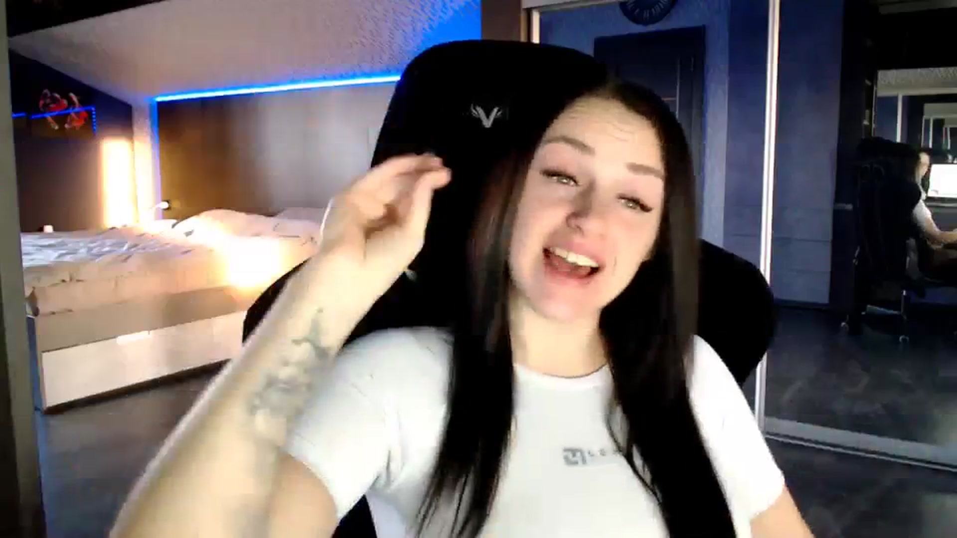 Gallery image thumbnail from CandyBunie's myfreecams stream on, 12/27/2023, 04:36 image 3 of 20