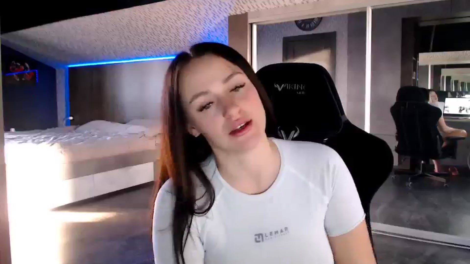 Gallery image thumbnail from CandyBunie's myfreecams stream on, 12/27/2023, 05:12 image 17 of 20