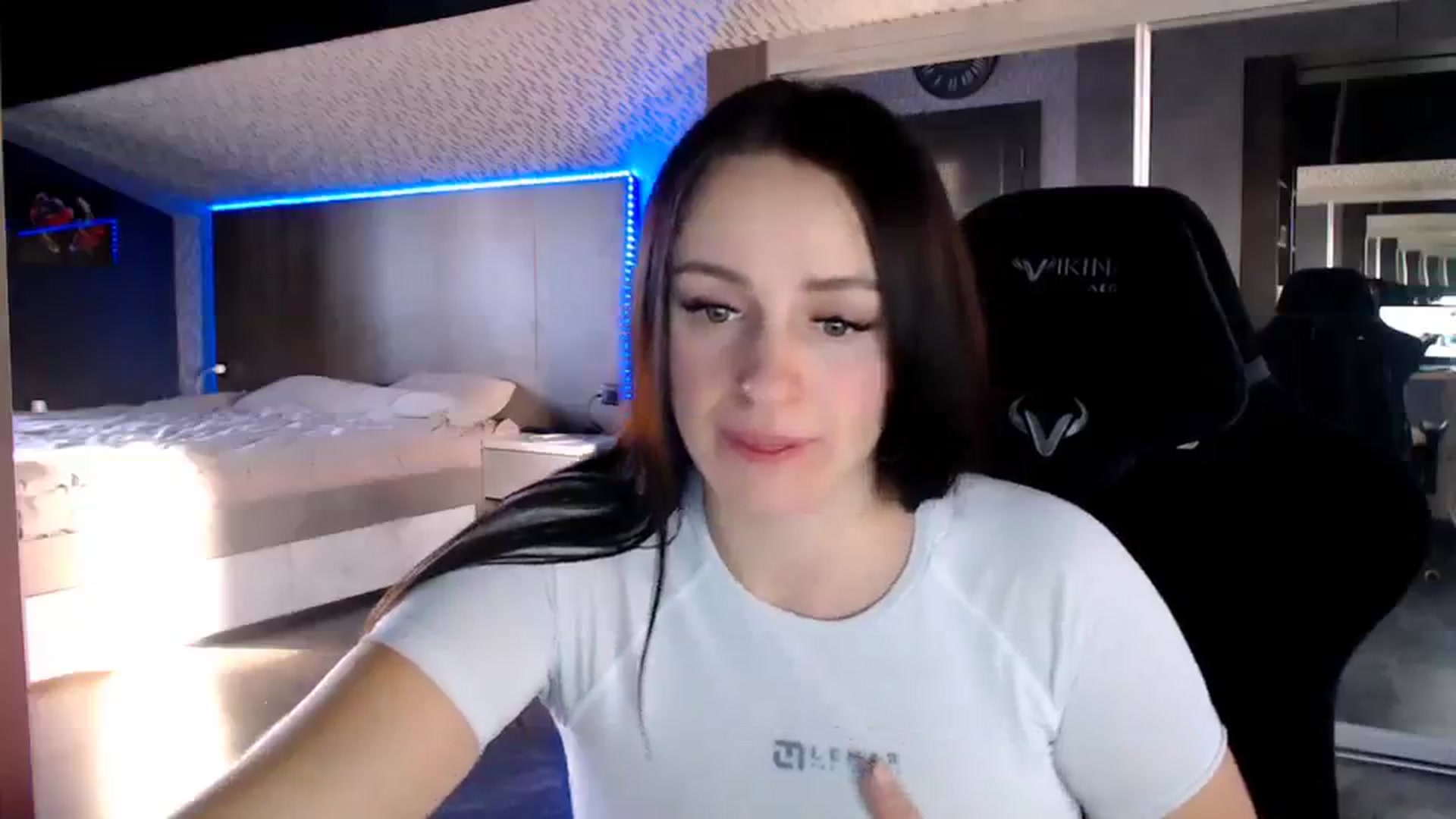 Gallery image thumbnail from CandyBunie's myfreecams stream on, 12/27/2023, 05:12 image 7 of 20