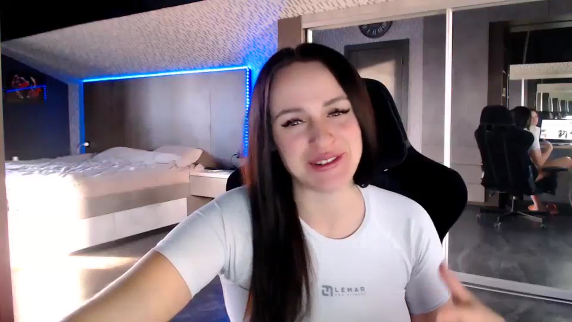 Gallery image thumbnail from CandyBunie's myfreecams stream on, 12/27/2023, 05:12 image 14 of 20