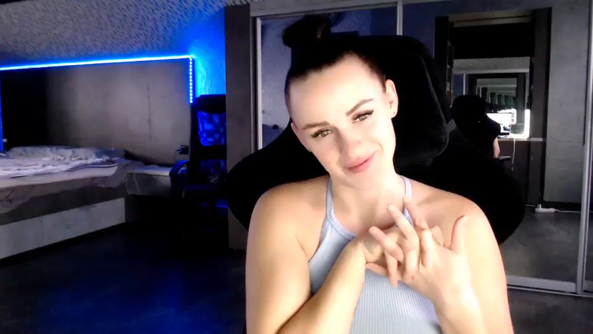 Gallery image thumbnail from CandyBunie's myfreecams stream on, 12/29/2023, 05:03 image 14 of 20