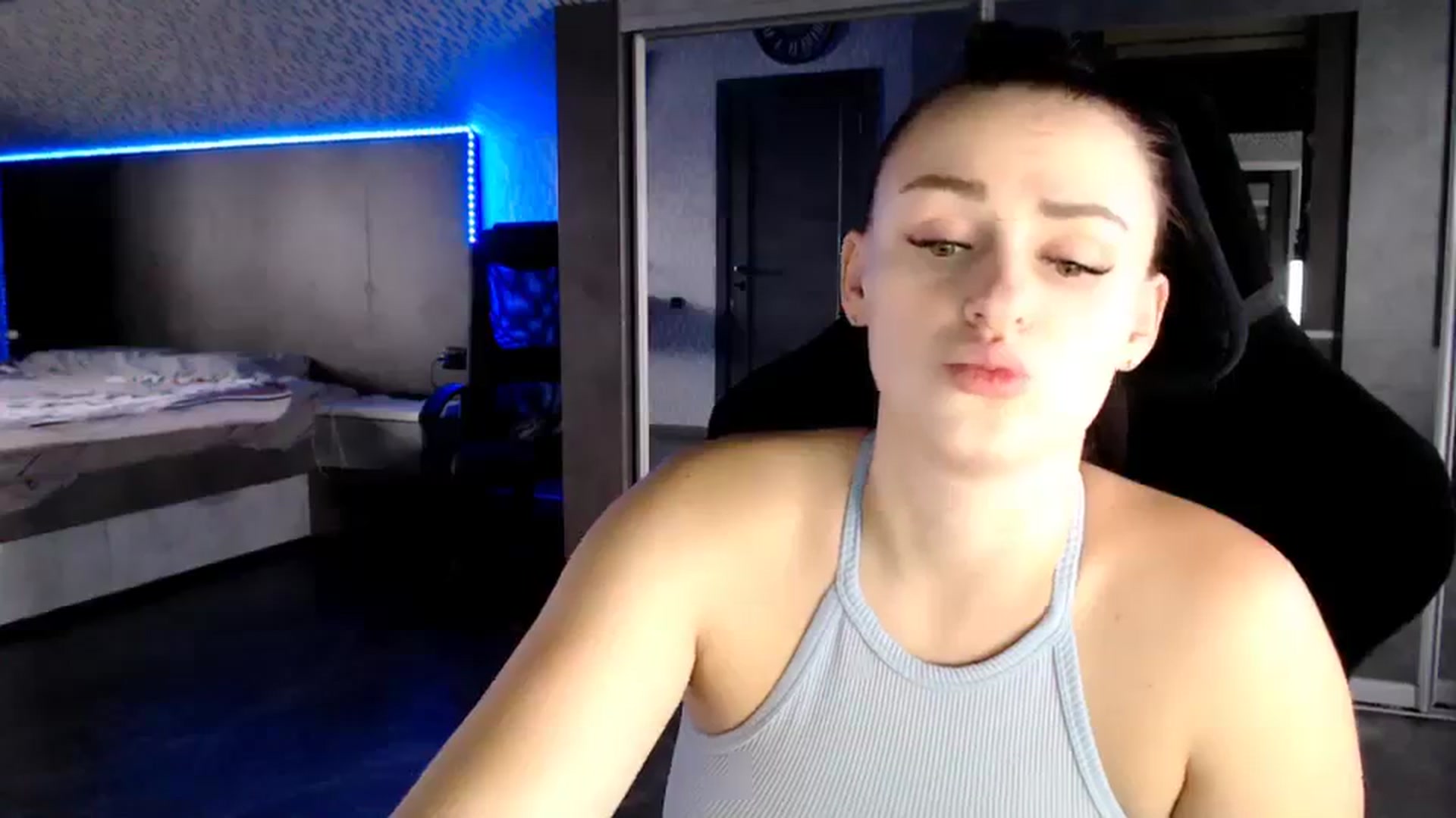 Gallery image thumbnail from CandyBunie's myfreecams stream on, 12/29/2023, 05:03 image 17 of 20