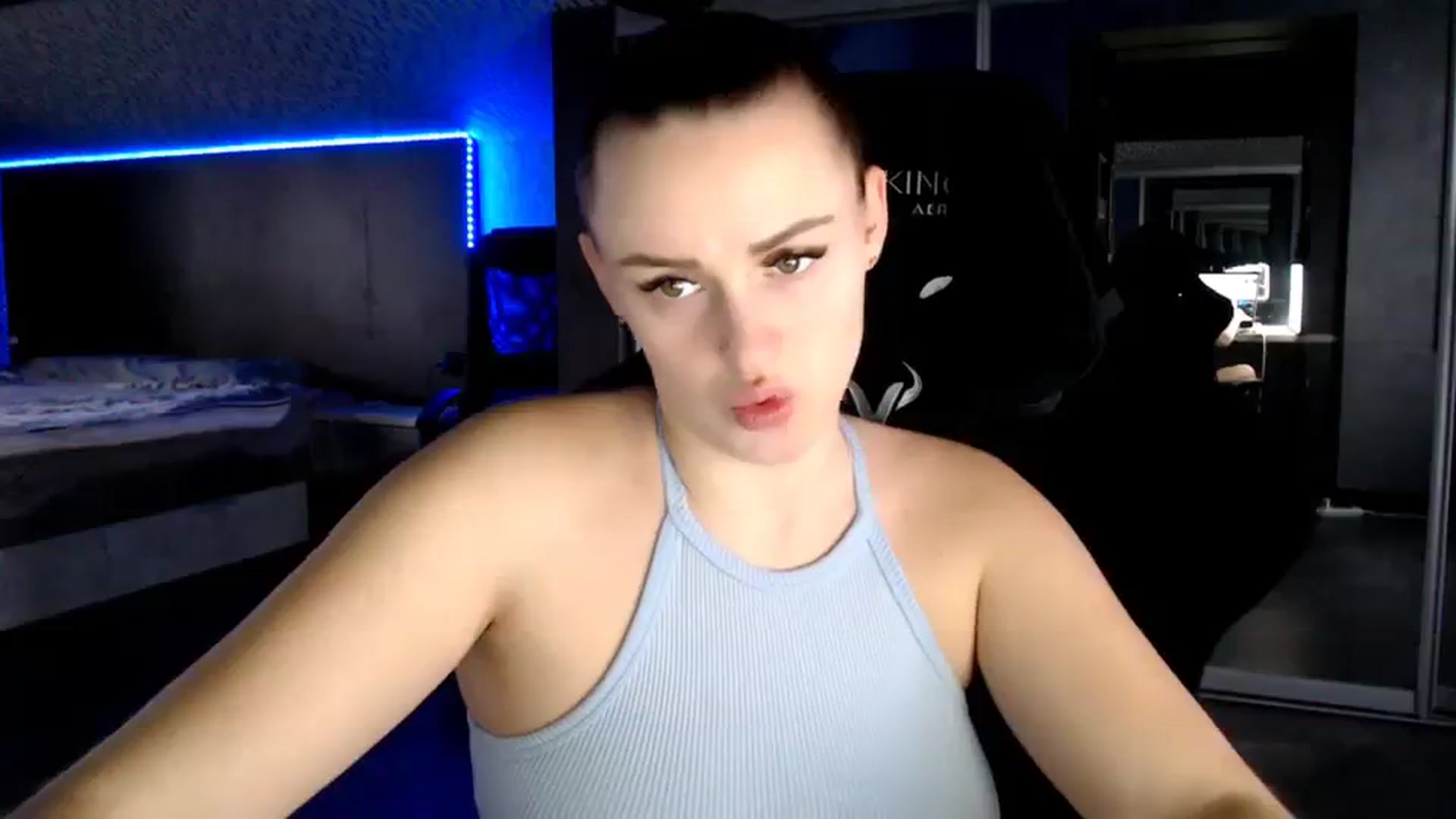 Gallery image thumbnail from CandyBunie's myfreecams stream on, 12/29/2023, 05:03 image 11 of 20