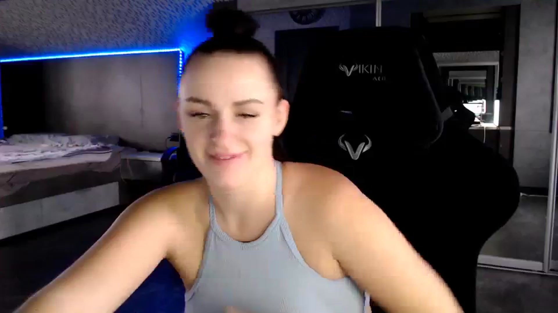 Gallery image thumbnail from CandyBunie's myfreecams stream on, 12/29/2023, 05:03 image 19 of 20