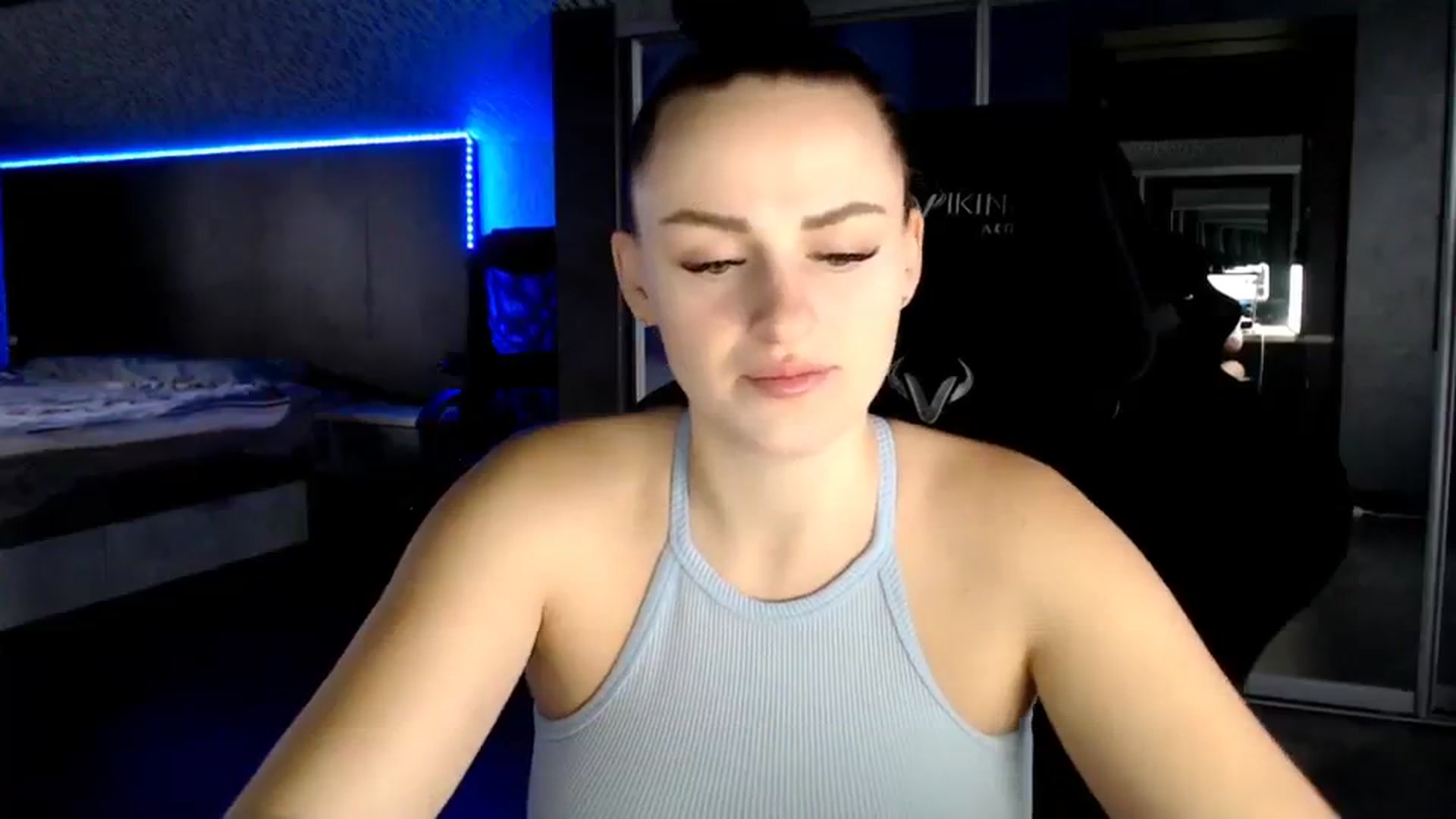 Gallery image thumbnail from CandyBunie's myfreecams stream on, 12/29/2023, 05:03 image 6 of 20