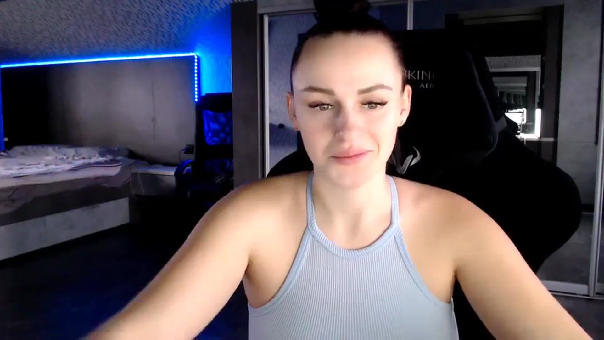 Gallery image thumbnail from CandyBunie's myfreecams stream on, 12/29/2023, 05:03 image 16 of 20