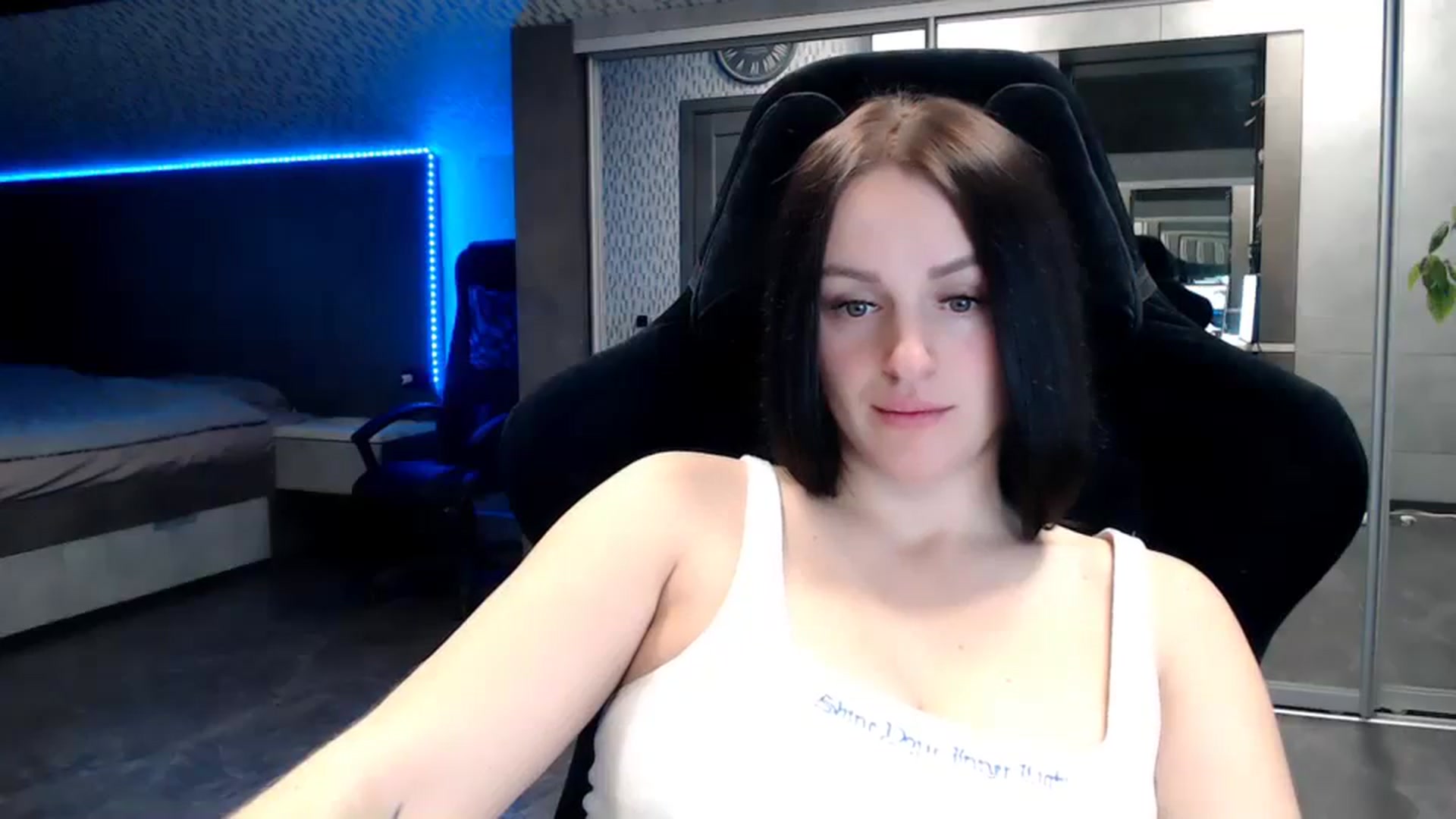 Gallery image thumbnail from CandyBunie's myfreecams stream on, 01/05/2024, 03:32 image 6 of 20