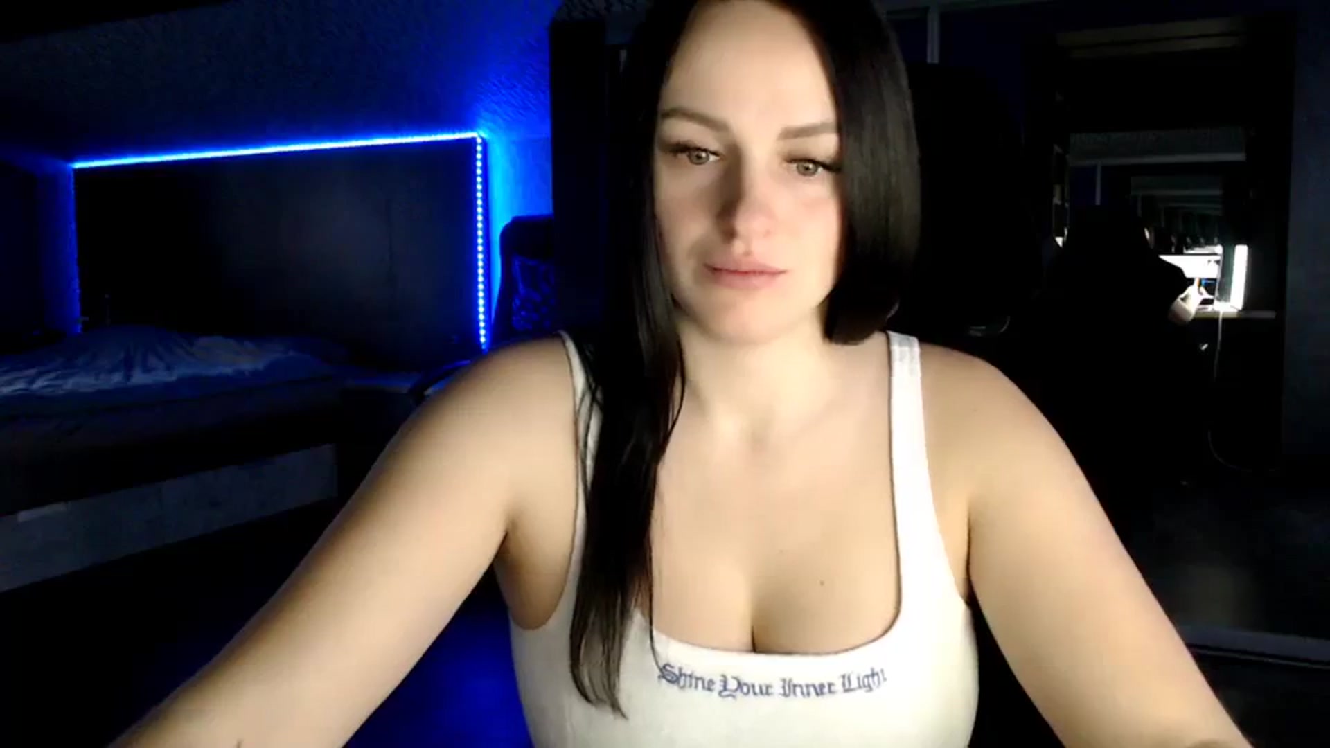 Gallery image thumbnail from CandyBunie's myfreecams stream on, 01/05/2024, 03:32 image 17 of 20