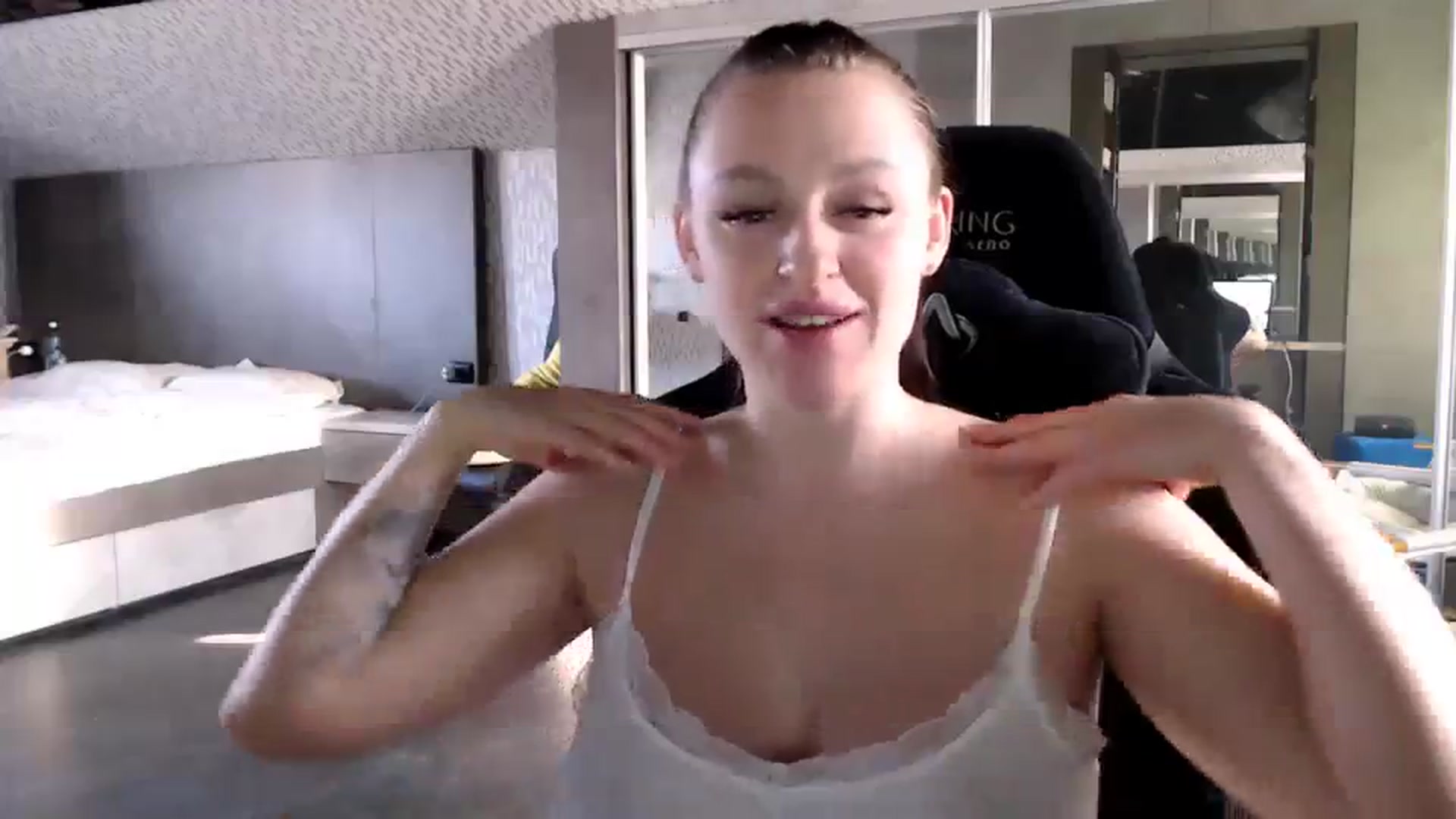 Gallery image thumbnail from CandyBunie's myfreecams stream on, 02/20/2024, 05:16 image 20 of 20