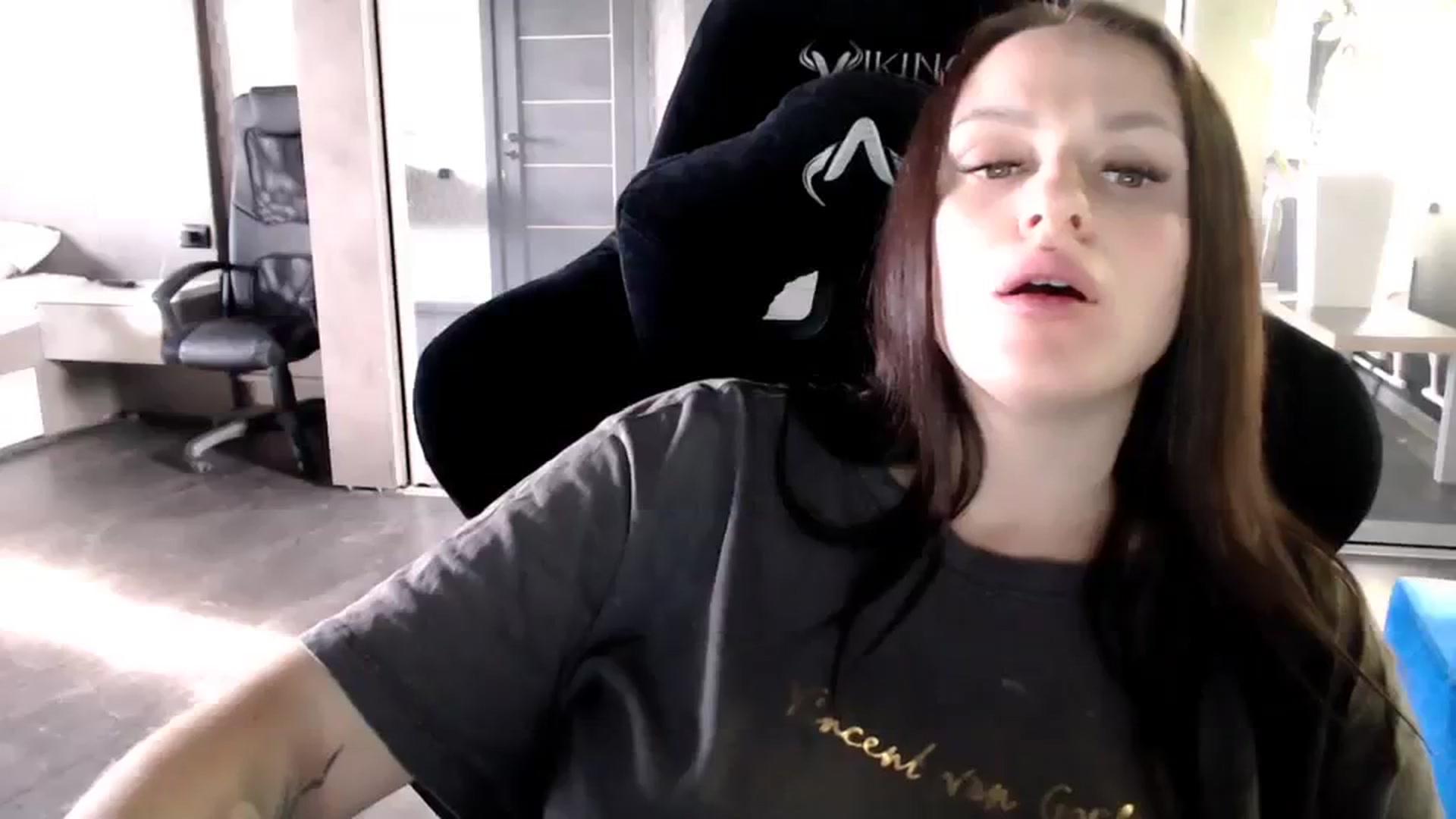 Gallery image thumbnail from CandyBunie's myfreecams stream on, 03/03/2024, 04:31 image 5 of 20