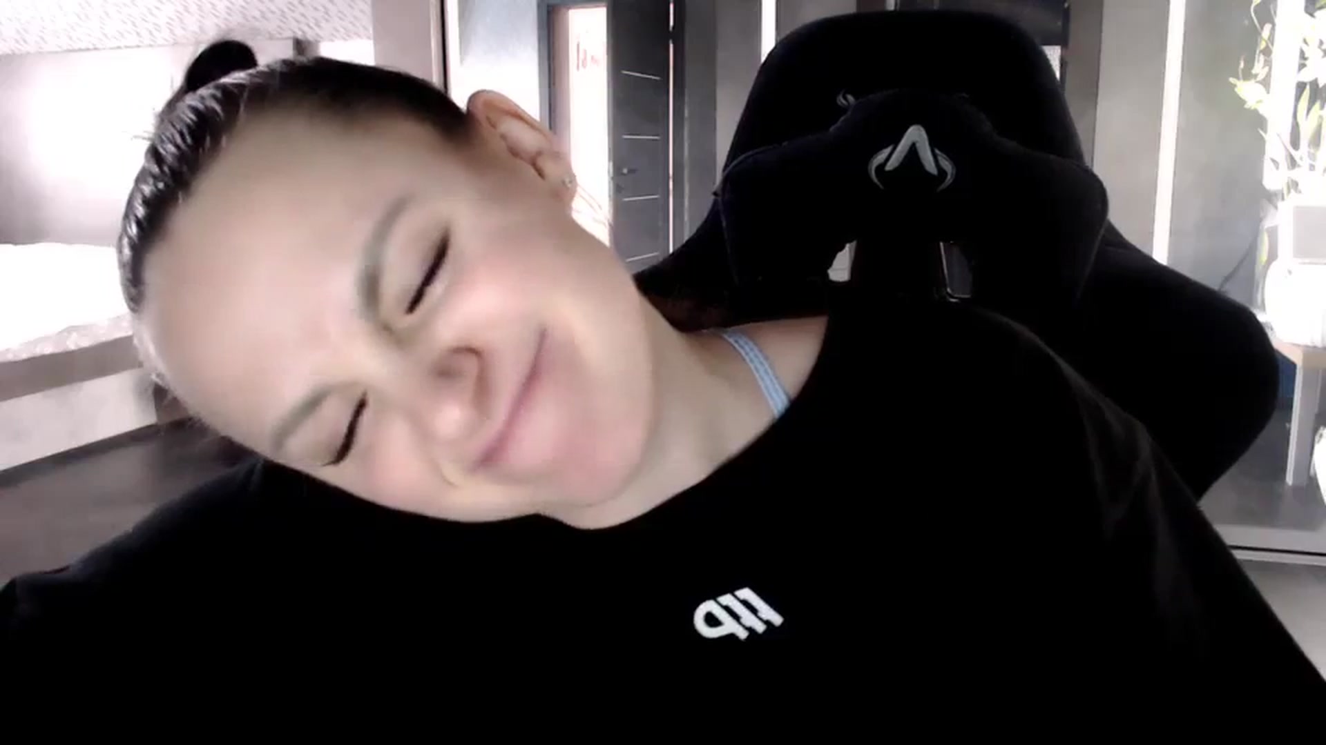 Gallery image thumbnail from CandyBunie's myfreecams stream on, 03/11/2024, 05:22 image 13 of 20