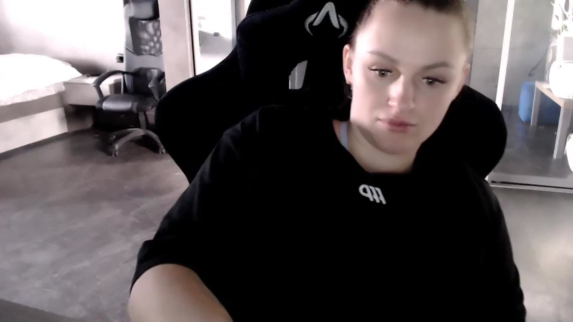 Gallery image thumbnail from CandyBunie's myfreecams stream on, 03/11/2024, 05:22 image 9 of 20