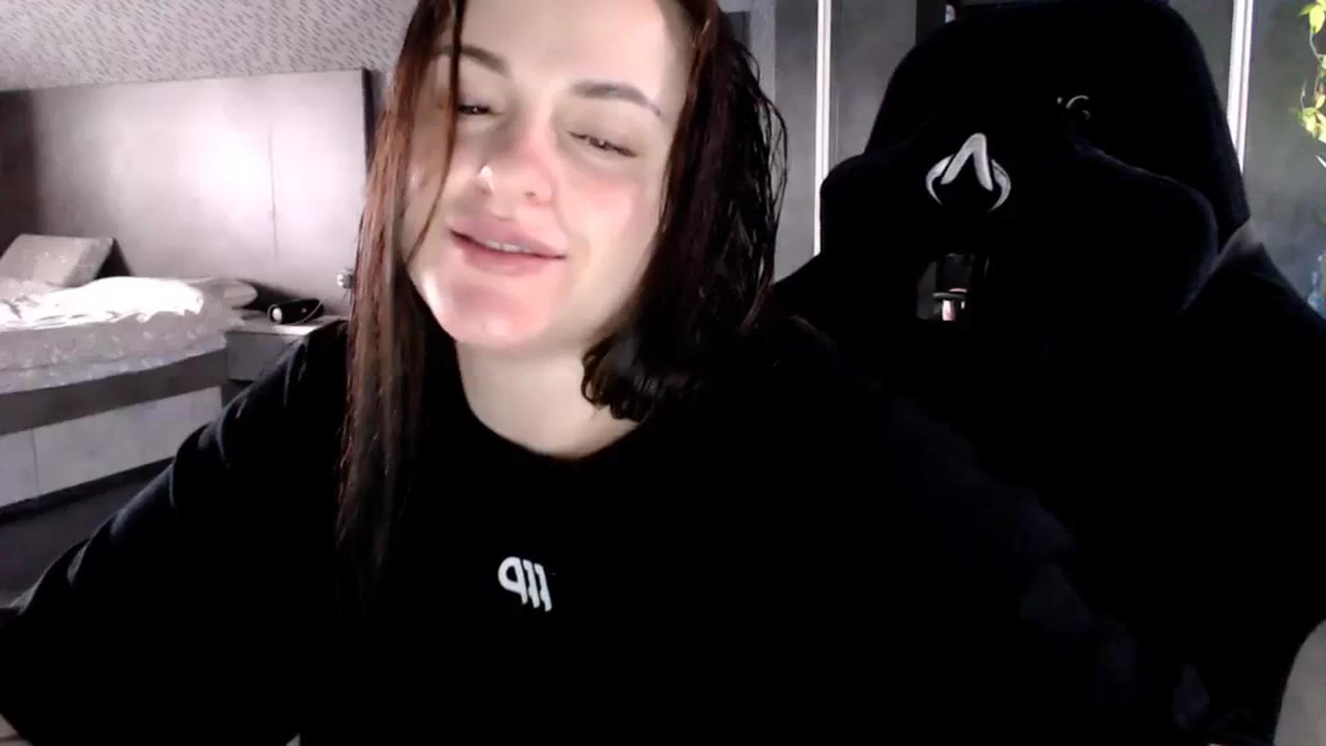 Gallery image thumbnail from CandyBunie's myfreecams stream on, 03/22/2024, 04:00 image 3 of 20